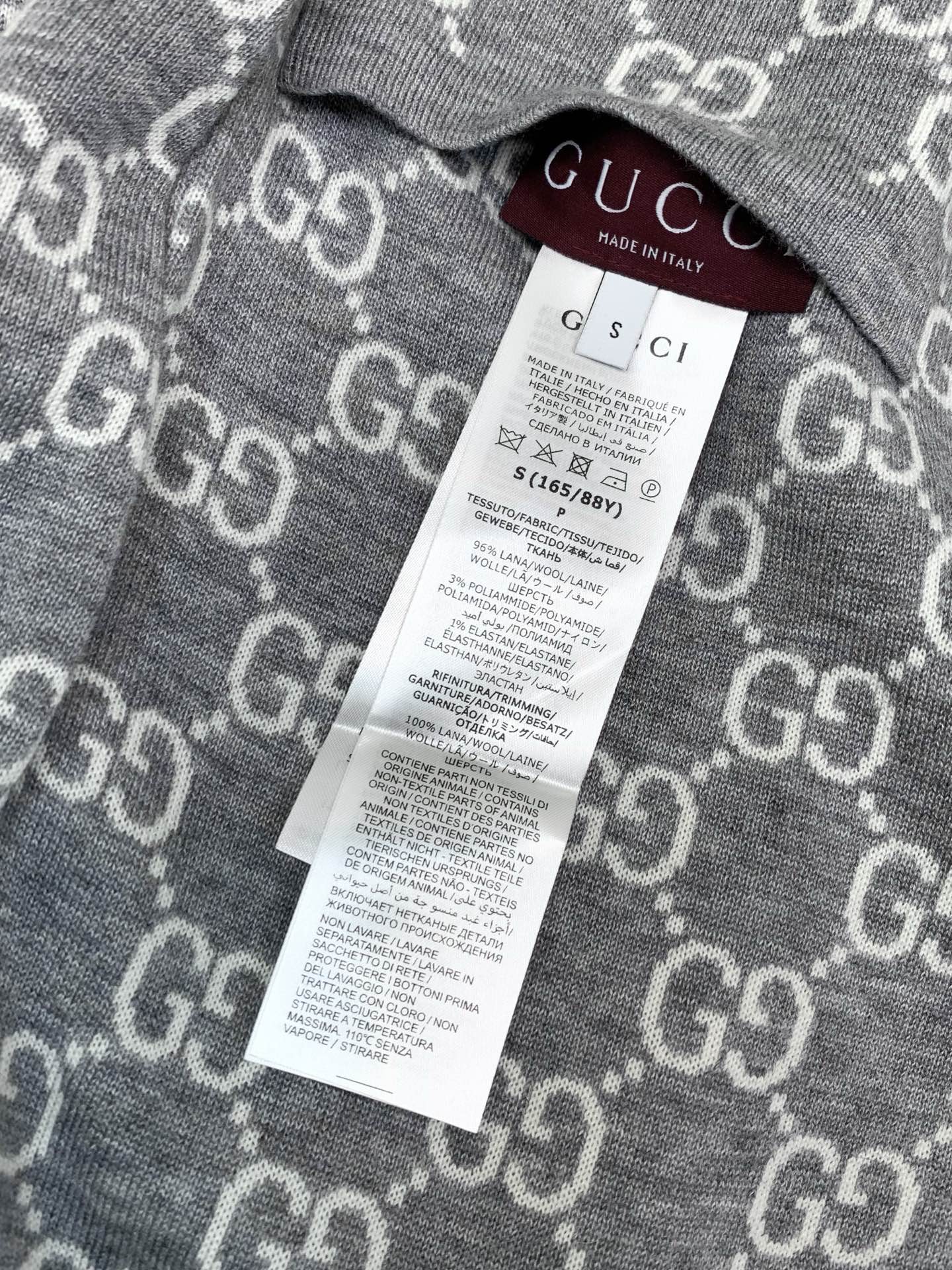 ，Gucci 古驰，2026秋季最新款，专柜同步有售，原单狠货，时尚休闲针织开衫毛衣，上身很有特点！吸睛而有亮点，进口原