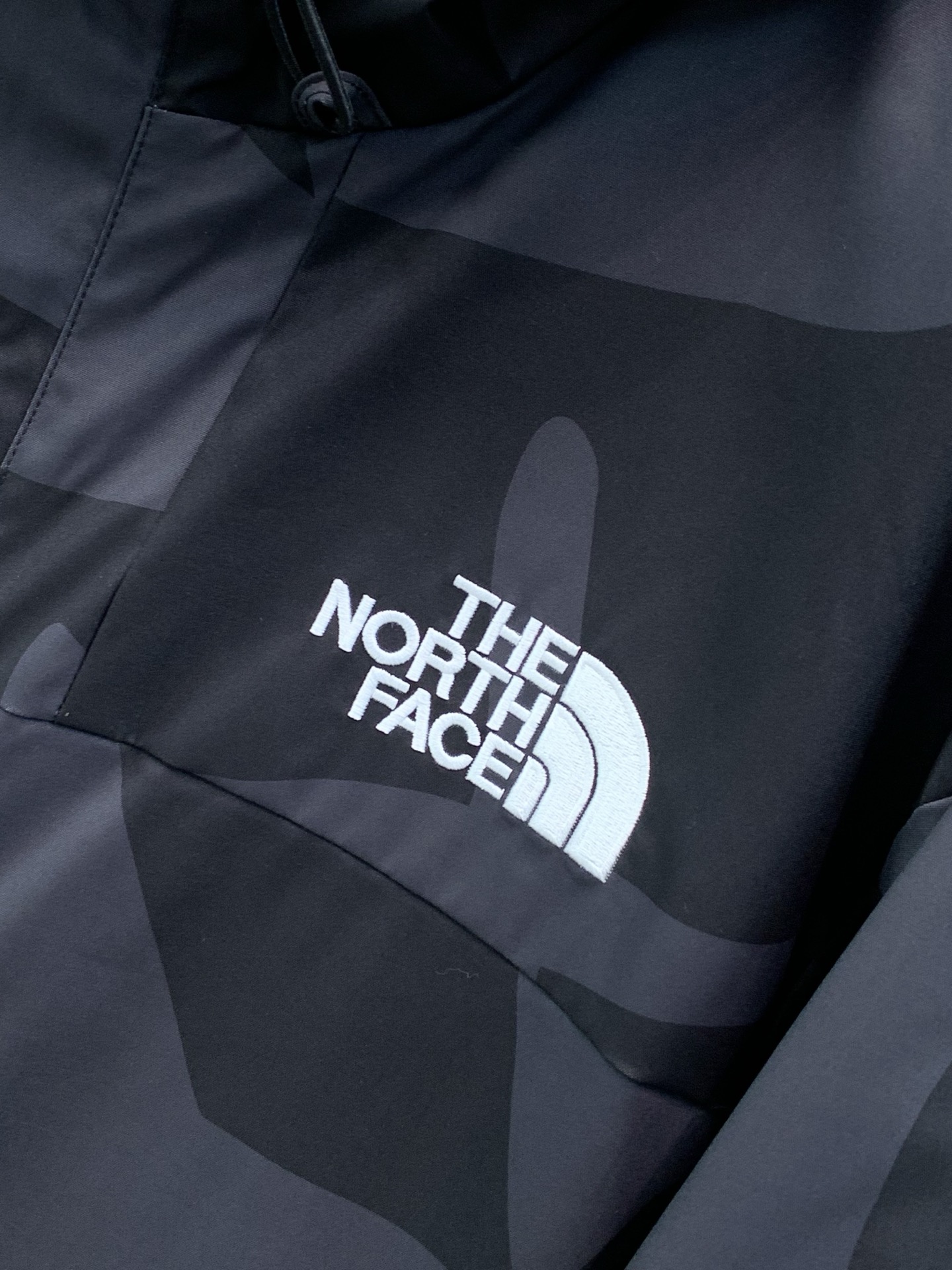 ,The North Face®北面 ,2026AW秋冬新品,时尚休闲连帽外套,专柜同步有售,原单狠货,采用进口原版面料 ,The North Face®北面 ,2026AW秋冬新品,时尚休闲连帽外套,专柜同步有售,原单狠货,采用进口原版面料