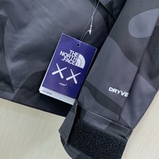 ,The North Face®北面 ,2026AW秋冬新品,时尚休闲连帽外套,专柜同步有售,原单狠货,采用进口原版面料 ,The North Face®北面 ,2026AW秋冬新品,时尚休闲连帽外套,专柜同步有售,原单狠货,采用进口原版面料