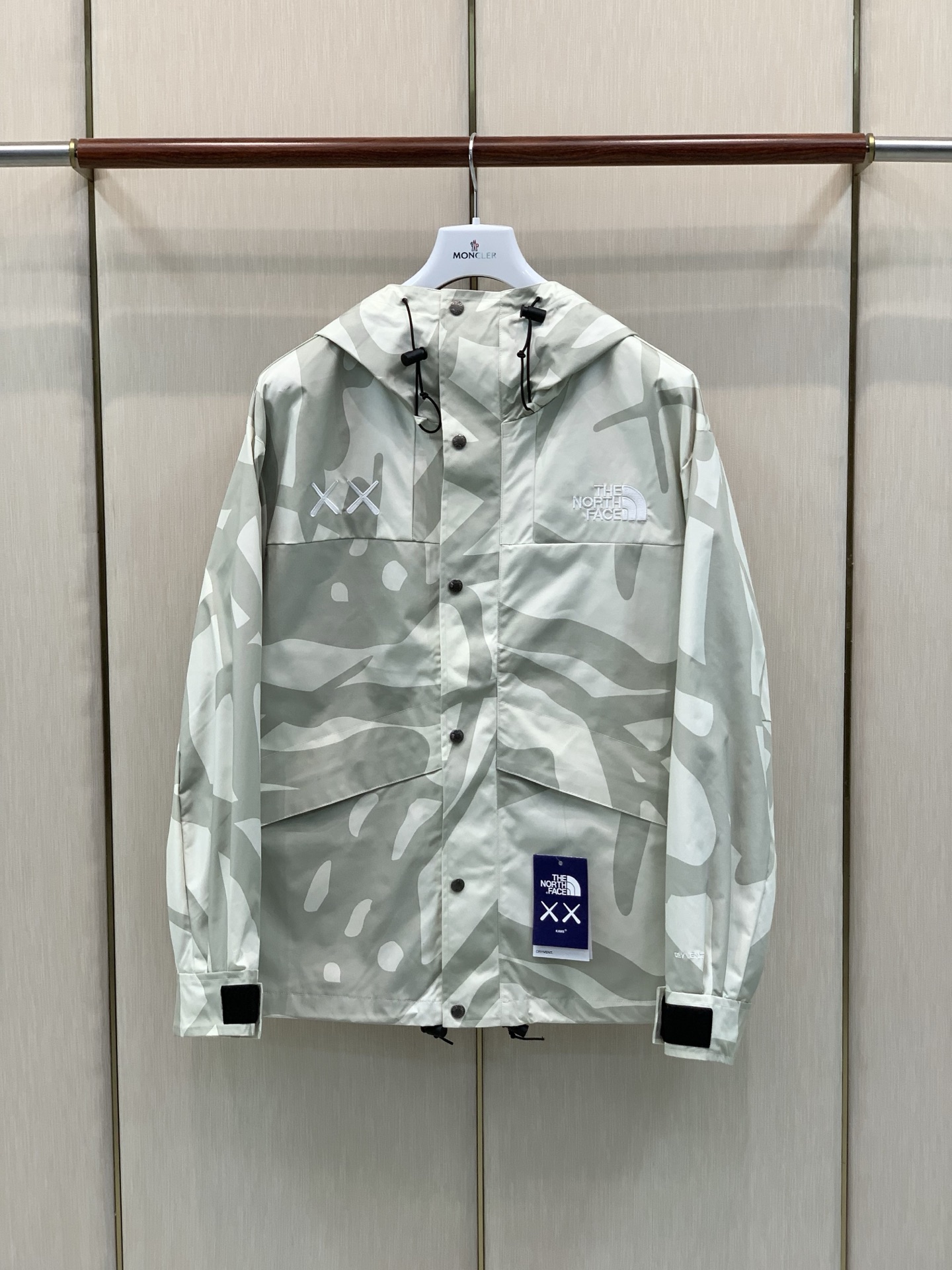 ,The North Face®北面 ,2026AW秋冬新品,时尚休闲连帽外套,专柜同步有售,原单狠货,采用进口原版面料 ,The North Face®北面 ,2026AW秋冬新品,时尚休闲连帽外套,专柜同步有售,原单狠货,采用进口原版面料
