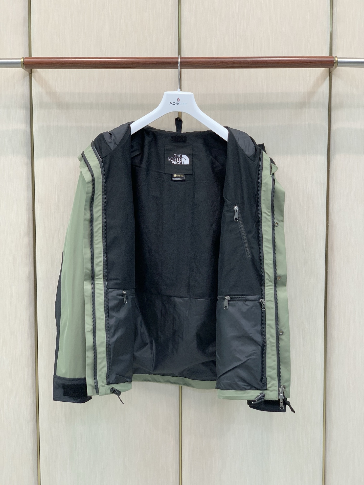 ，The North Face®北面 ，2026AW秋冬新品，时尚休闲连帽外套，专柜同步有售，原单狠货，采用进口原版面料