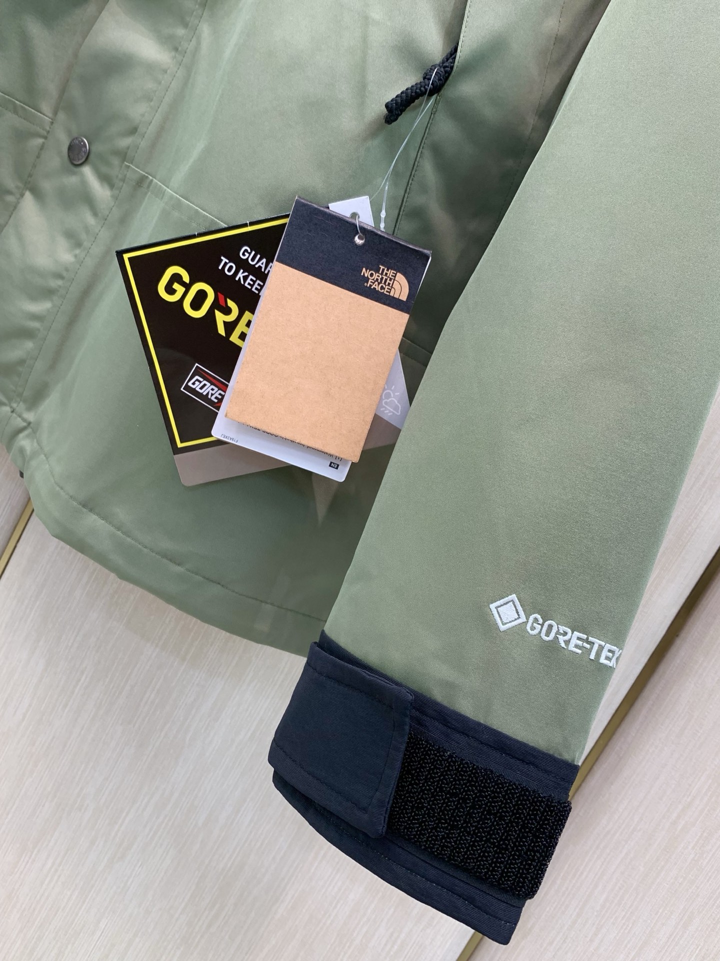，The North Face®北面 ，2026AW秋冬新品，时尚休闲连帽外套，专柜同步有售，原单狠货，采用进口原版面料
