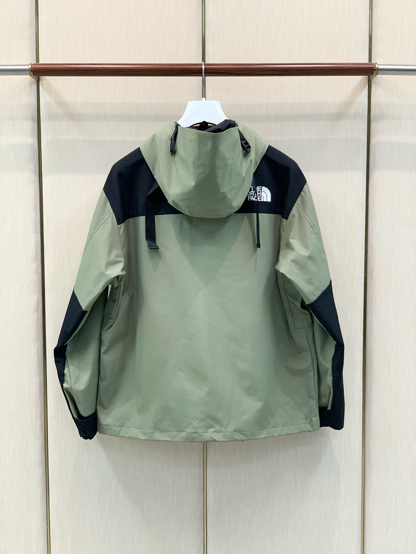 ，The North Face®北面 ，2026AW秋冬新品，时尚休闲连帽外套，专柜同步有售，原单狠货，采用进口原版面料