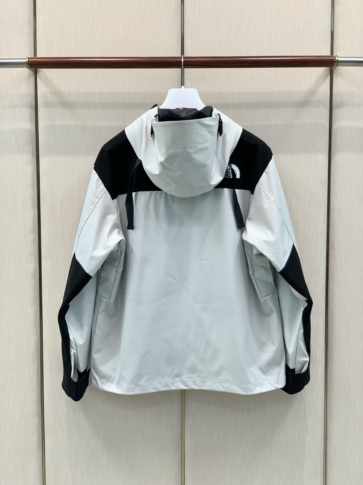 ，The North Face®北面 ，2026AW秋冬新品，时尚休闲连帽外套，专柜同步有售，原单狠货，采用进口原版面料