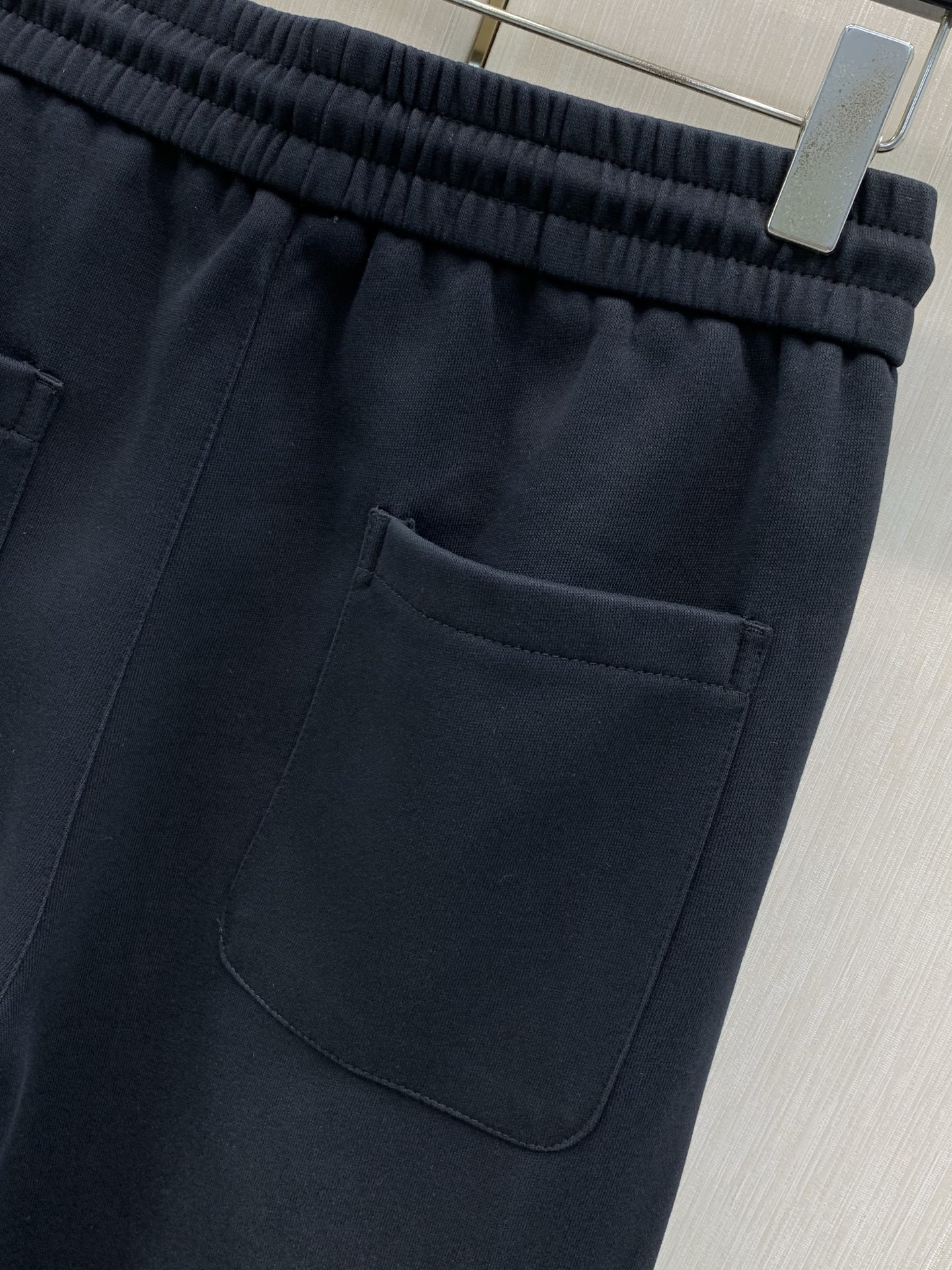 ，Balenciaga 巴黎世家，2026春秋最新品，专柜同步有售，原单狠货，时尚休闲裤，进口原版面料，舒适有弹性，顶级