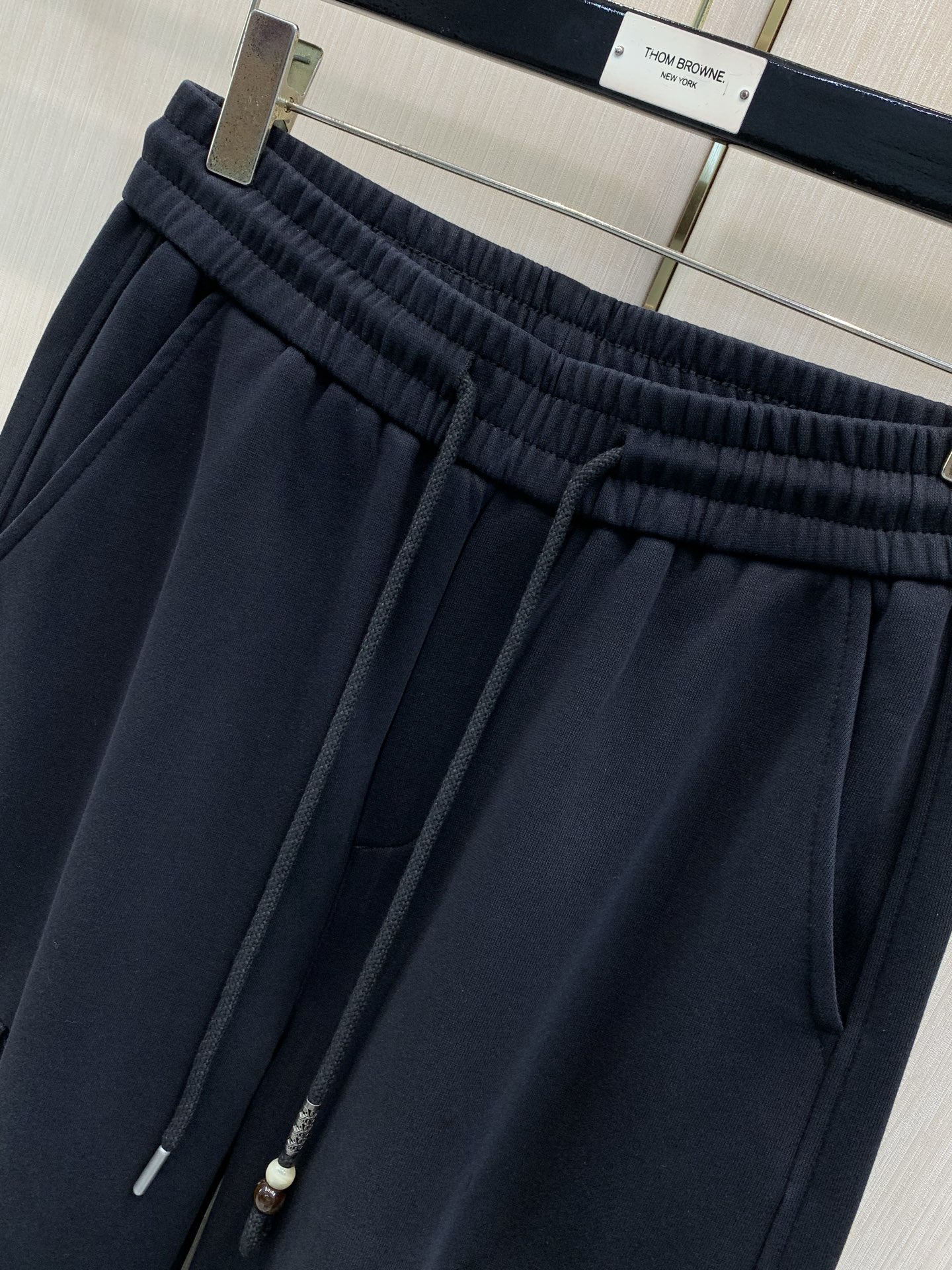 ，Balenciaga 巴黎世家，2026春秋最新品，专柜同步有售，原单狠货，时尚休闲裤，进口原版面料，舒适有弹性，顶级