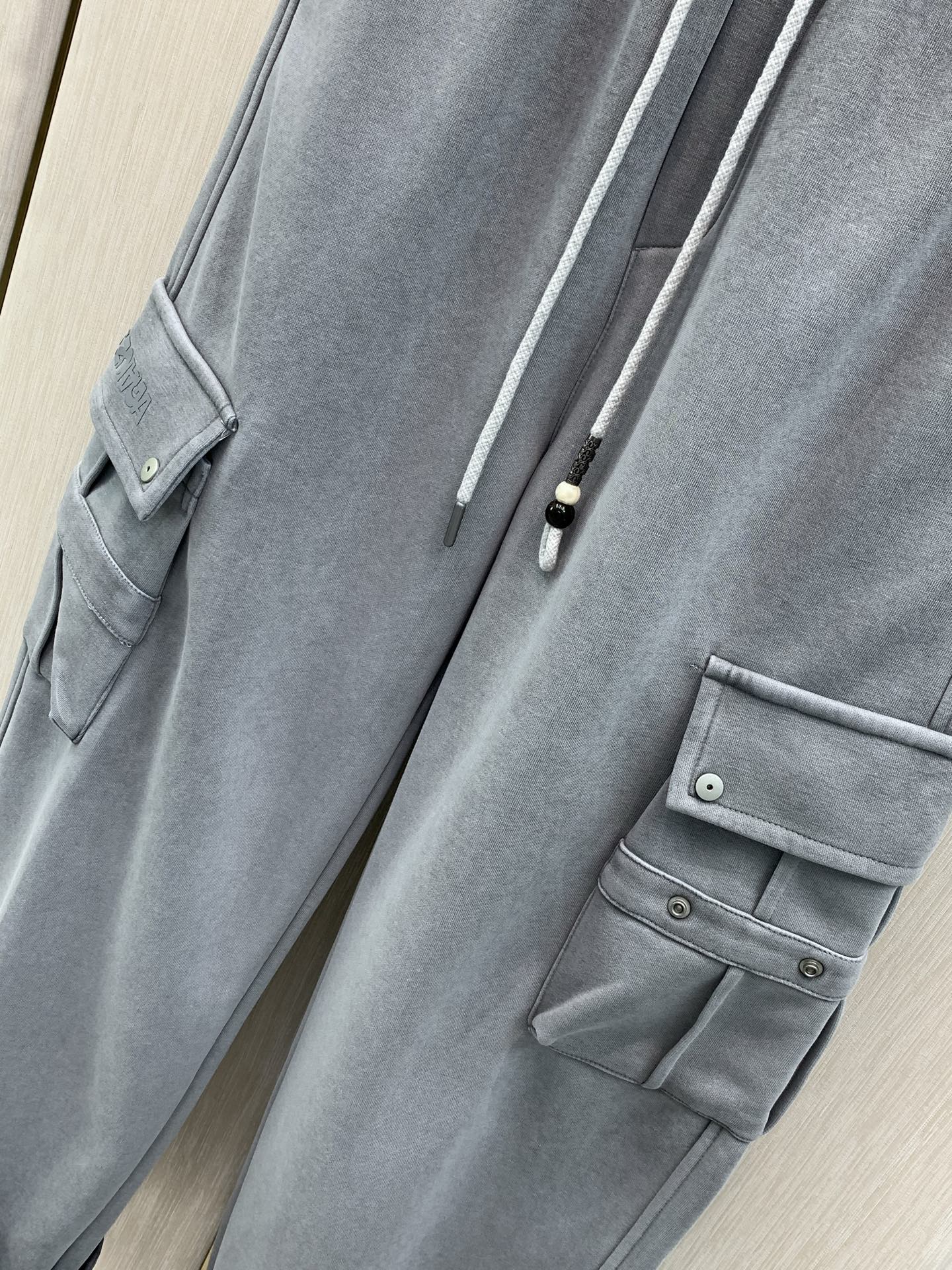 ，Balenciaga 巴黎世家，2026春秋最新品，专柜同步有售，原单狠货，时尚休闲裤，进口原版面料，舒适有弹性，顶级