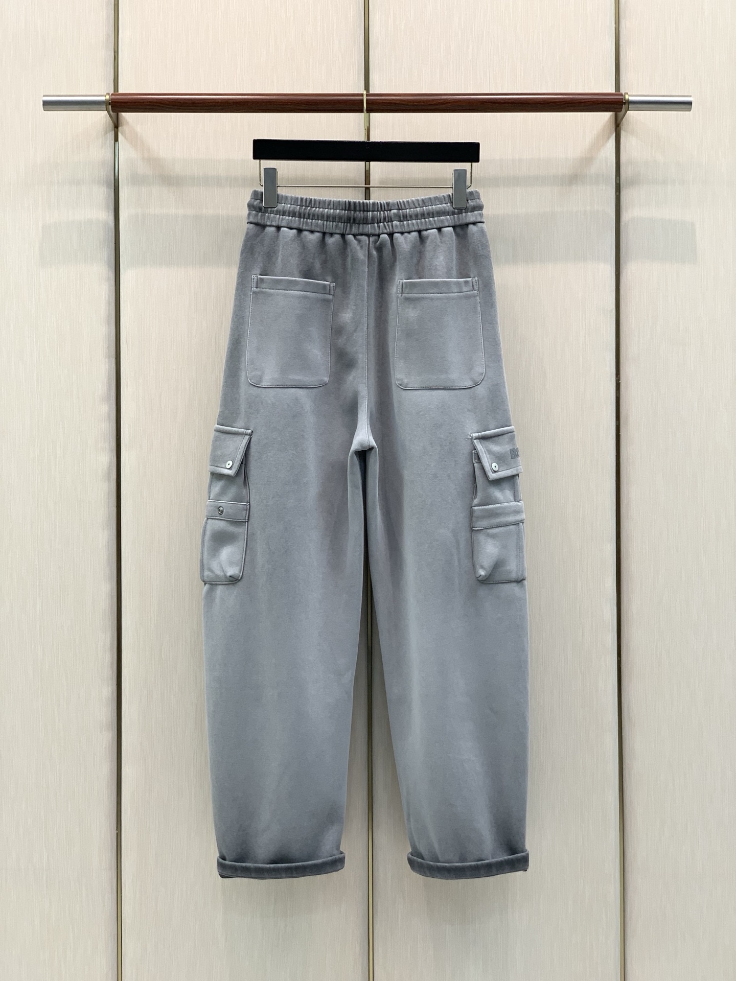 ，Balenciaga 巴黎世家，2026春秋最新品，专柜同步有售，原单狠货，时尚休闲裤，进口原版面料，舒适有弹性，顶级