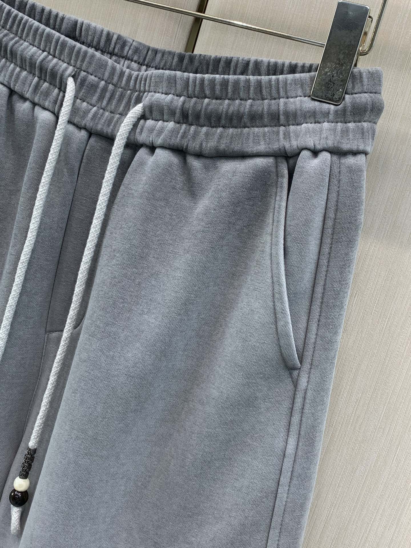 ，Balenciaga 巴黎世家，2026春秋最新品，专柜同步有售，原单狠货，时尚休闲裤，进口原版面料，舒适有弹性，顶级
