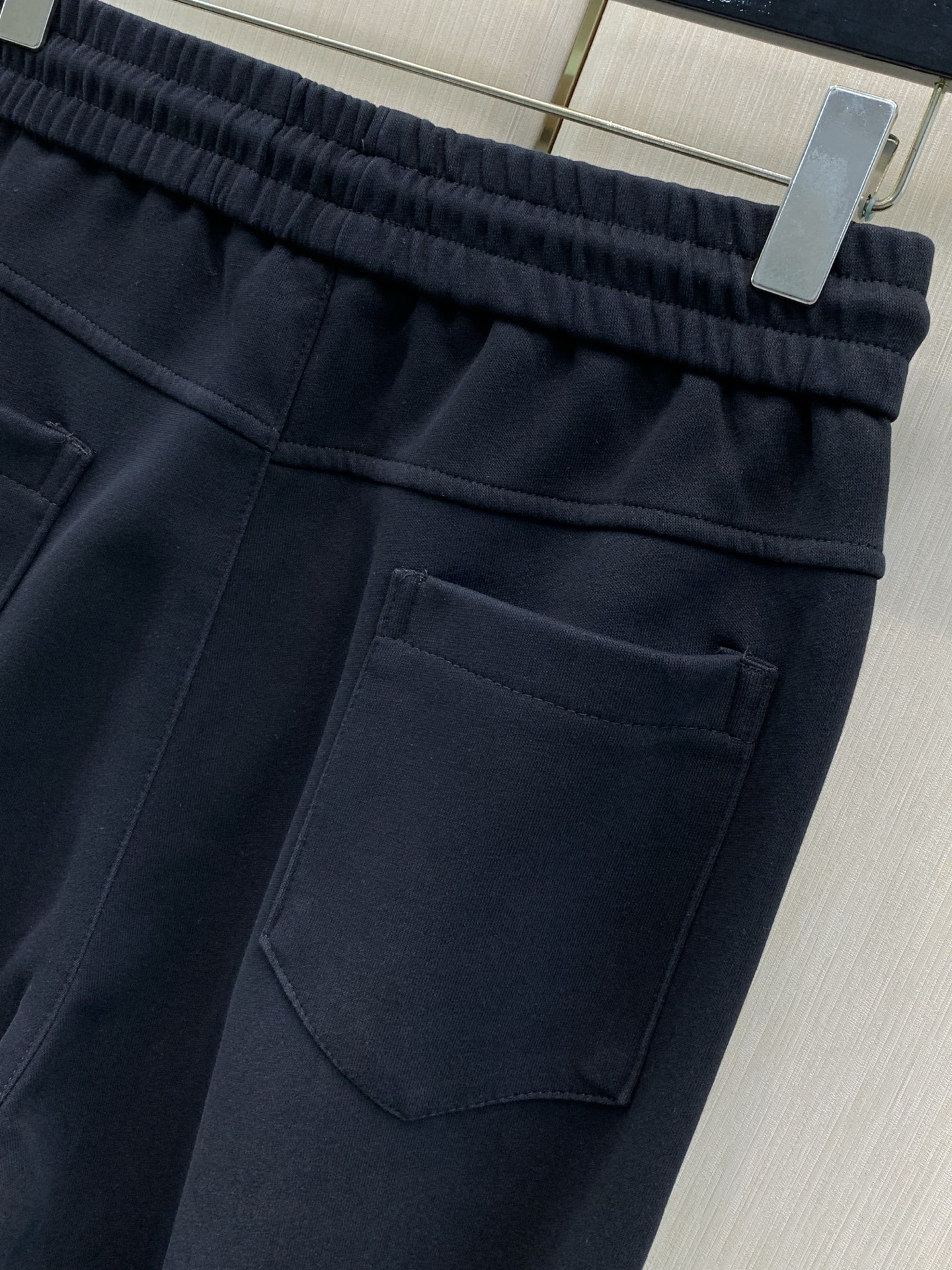，Balenciaga 巴黎世家，2026春秋最新品，专柜同步有售，原单狠货，时尚休闲裤，进口原版面料，舒适有弹性，顶级