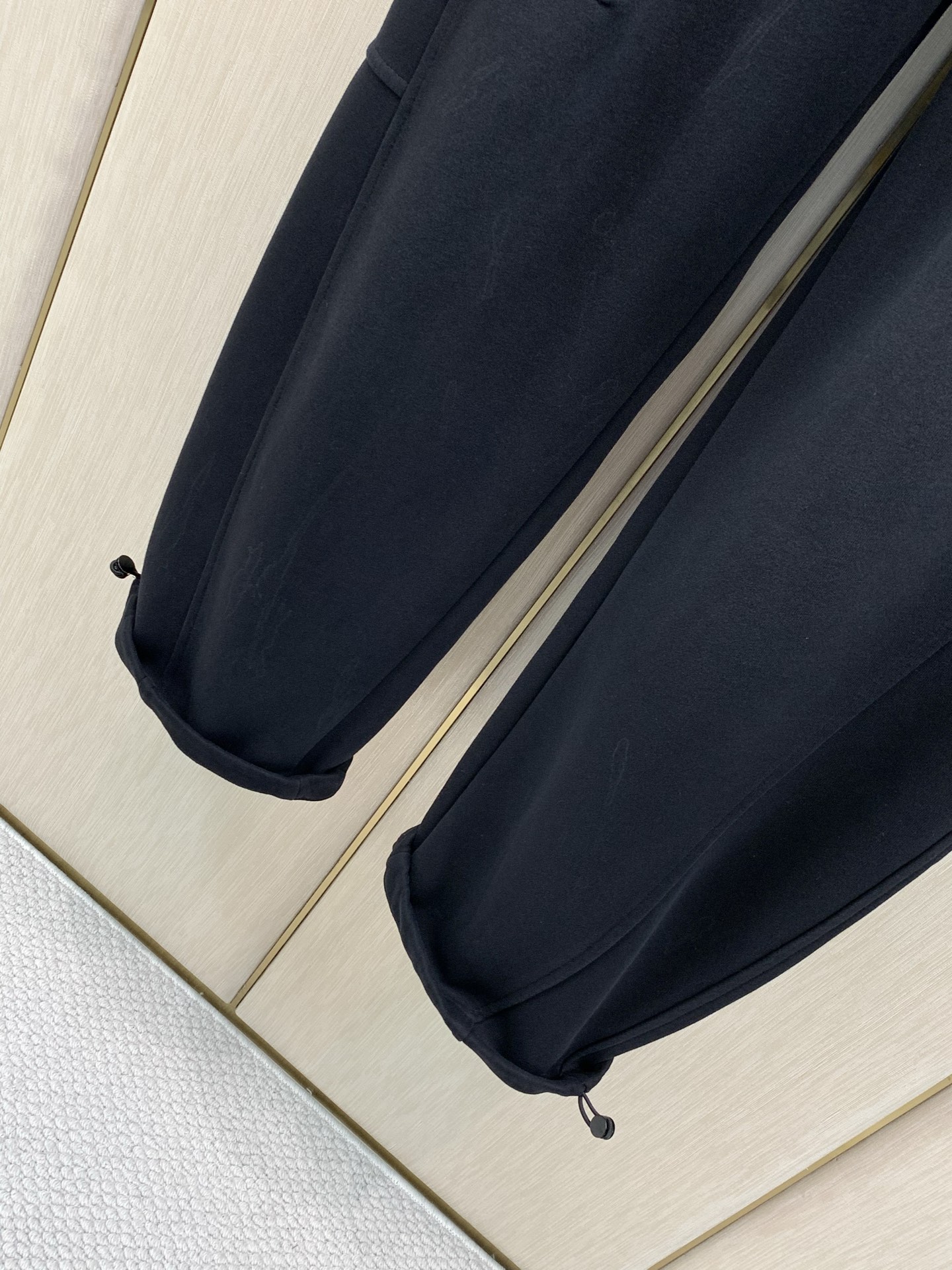 ，Balenciaga 巴黎世家，2026春秋最新品，专柜同步有售，原单狠货，时尚休闲裤，进口原版面料，舒适有弹性，顶级