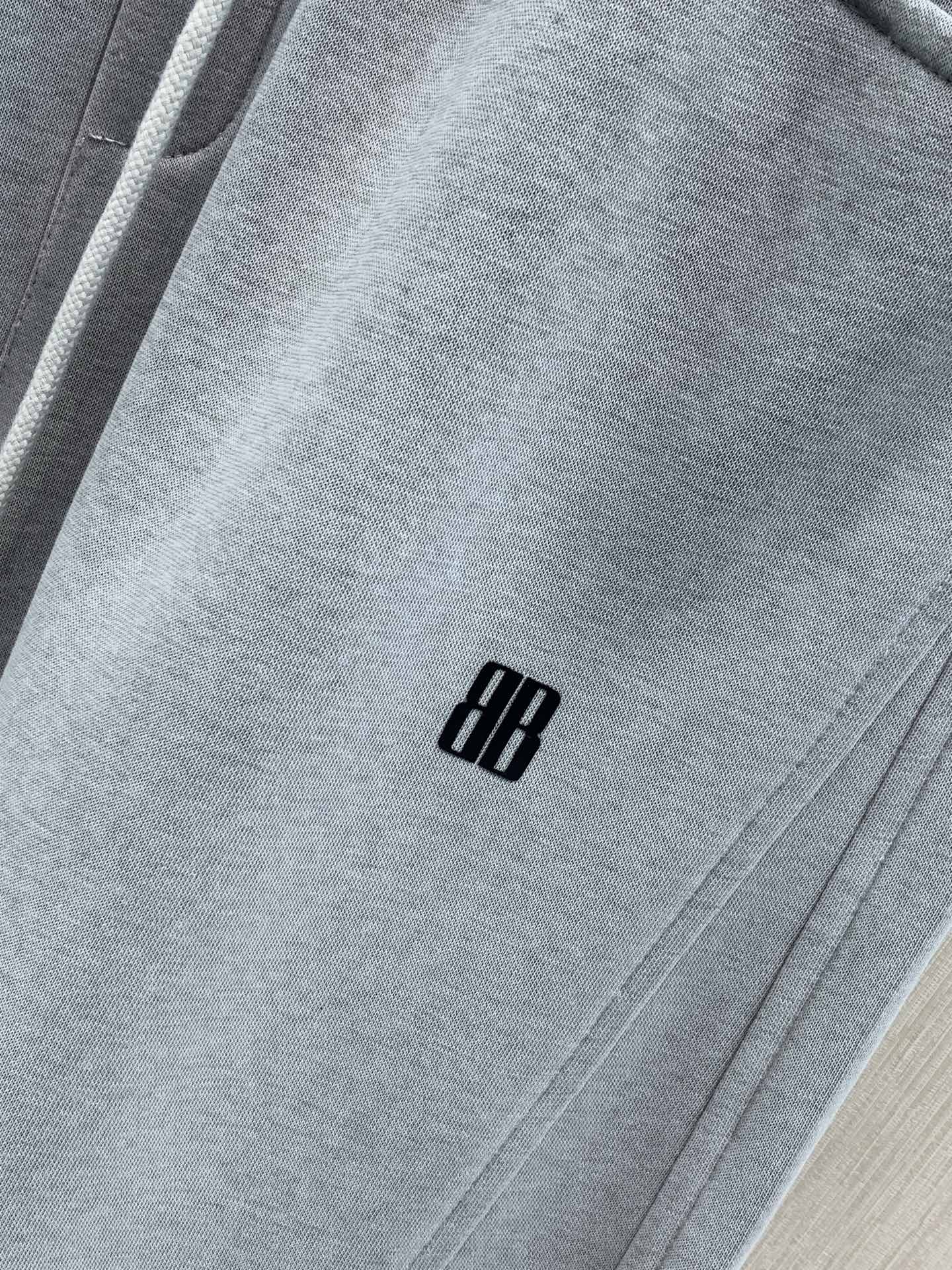 ，Balenciaga 巴黎世家，2026春秋最新品，专柜同步有售，原单狠货，时尚休闲裤，进口原版面料，舒适有弹性，顶级
