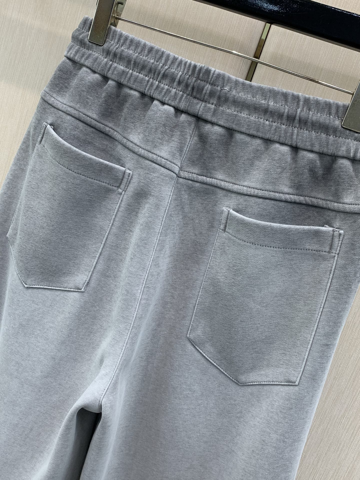 ，Balenciaga 巴黎世家，2026春秋最新品，专柜同步有售，原单狠货，时尚休闲裤，进口原版面料，舒适有弹性，顶级