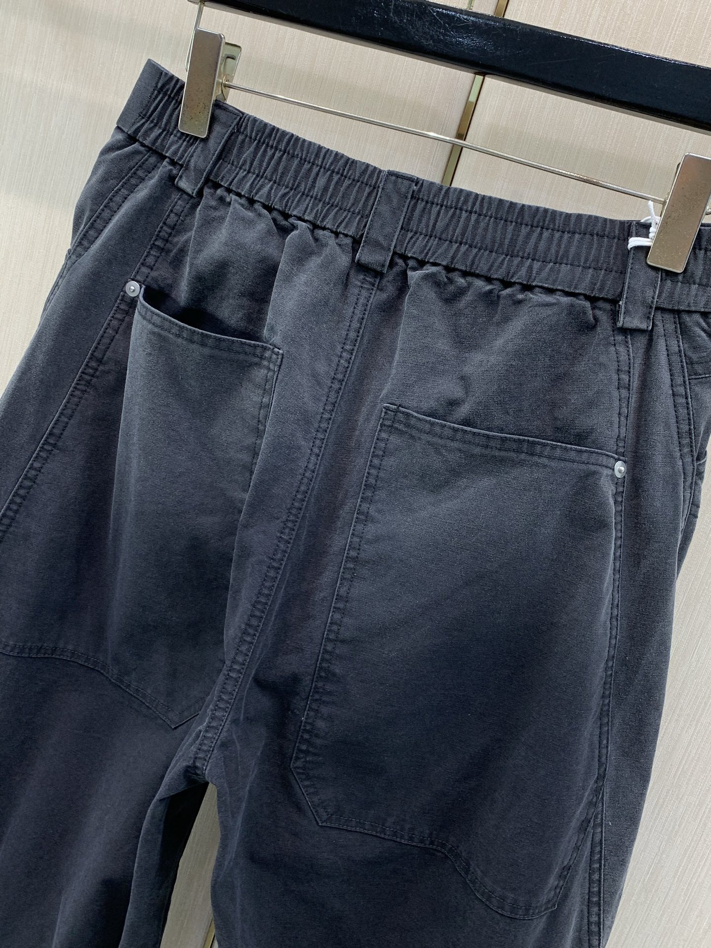，Balenciaga 巴黎世家，2026春秋最新品，专柜同步有售，原单狠货，时尚休闲裤，进口原版面料，舒适有弹性，顶级
