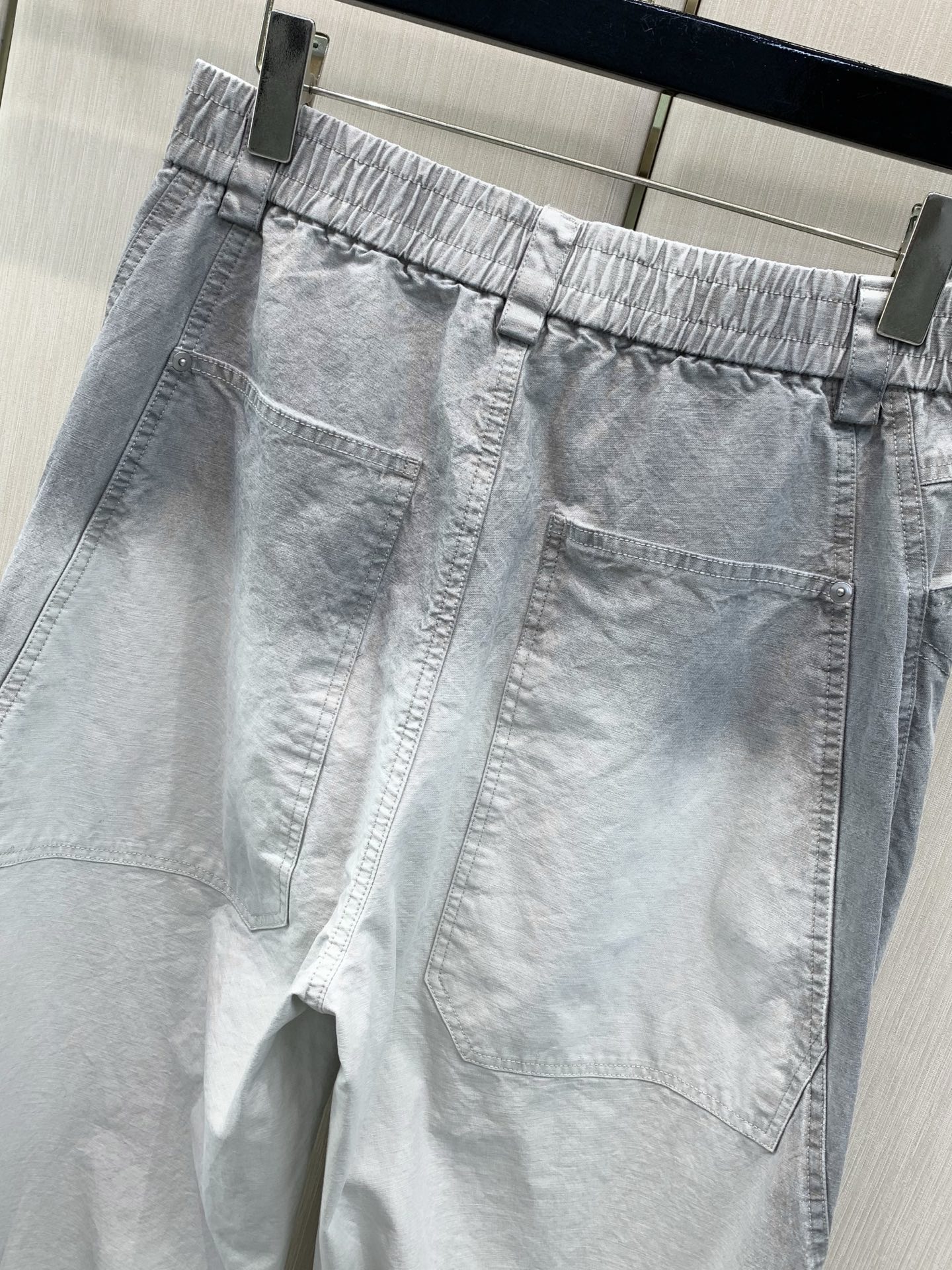 ，Balenciaga 巴黎世家，2026春秋最新品，专柜同步有售，原单狠货，时尚休闲裤，进口原版面料，舒适有弹性，顶级