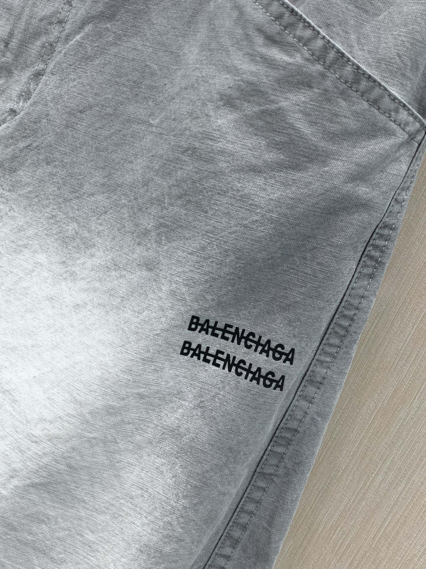 ，Balenciaga 巴黎世家，2026春秋最新品，专柜同步有售，原单狠货，时尚休闲裤，进口原版面料，舒适有弹性，顶级