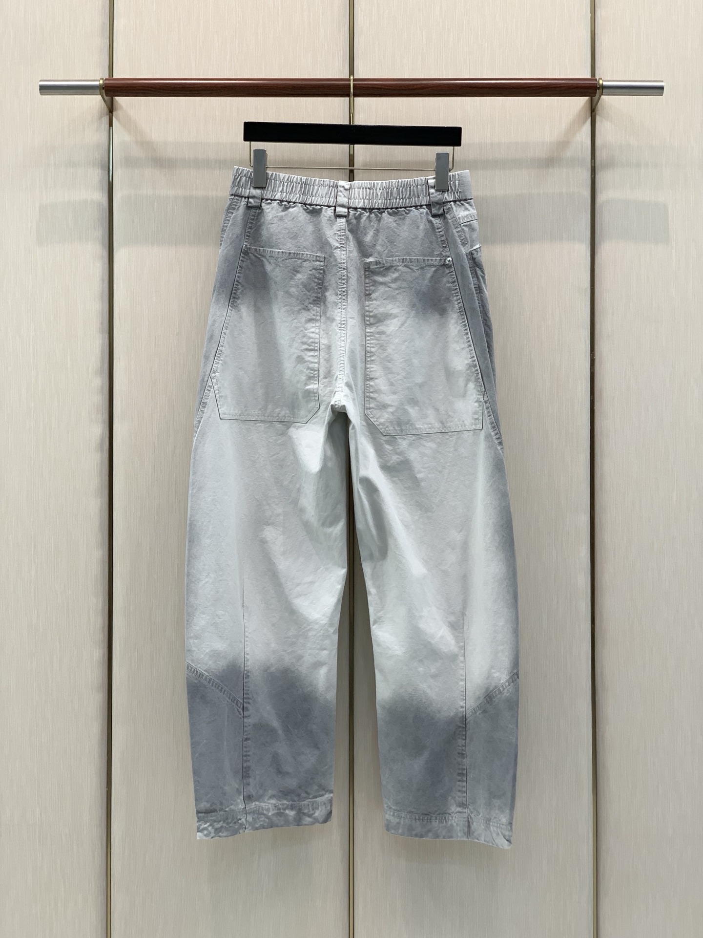 ，Balenciaga 巴黎世家，2026春秋最新品，专柜同步有售，原单狠货，时尚休闲裤，进口原版面料，舒适有弹性，顶级