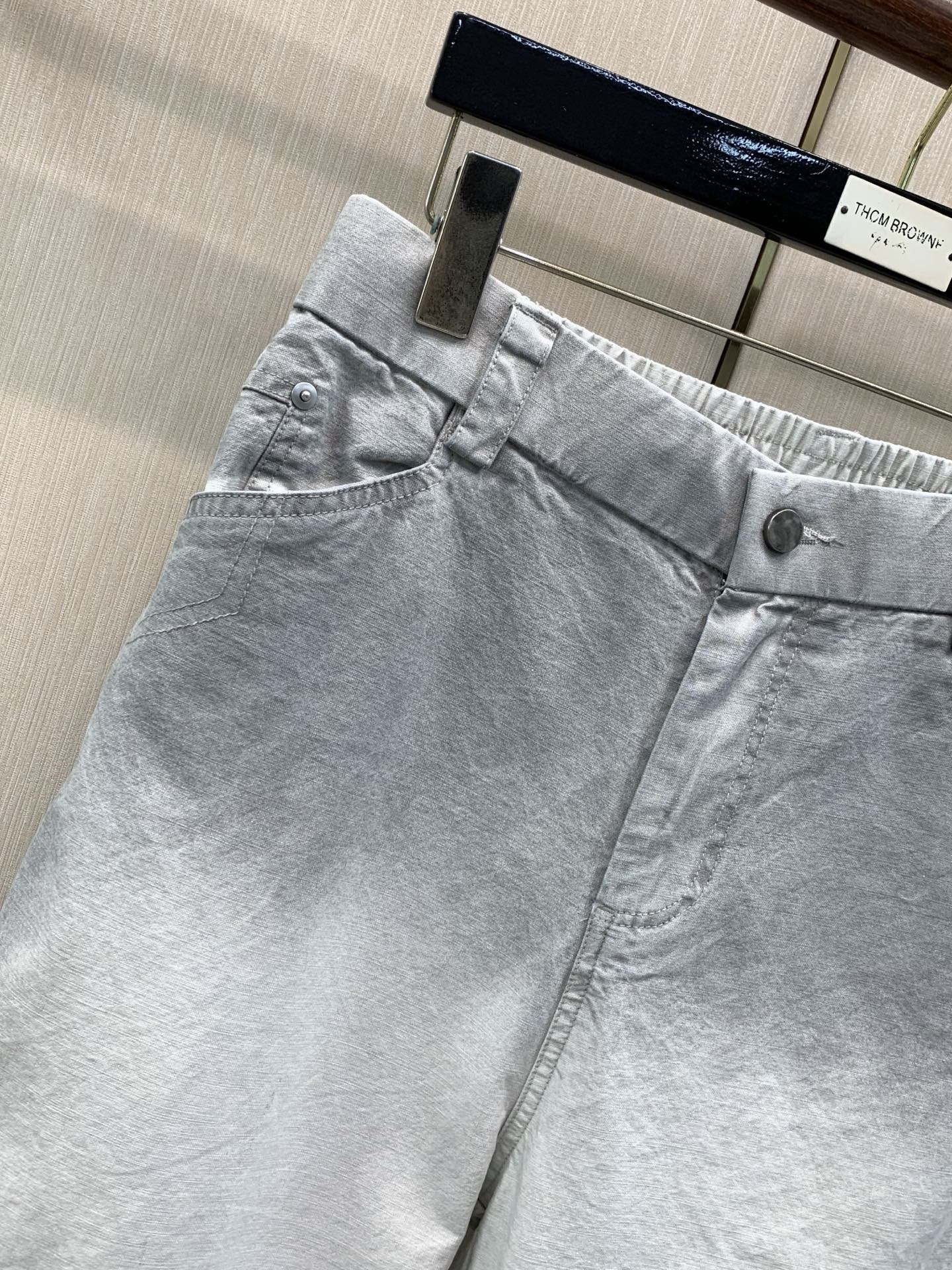 ，Balenciaga 巴黎世家，2026春秋最新品，专柜同步有售，原单狠货，时尚休闲裤，进口原版面料，舒适有弹性，顶级