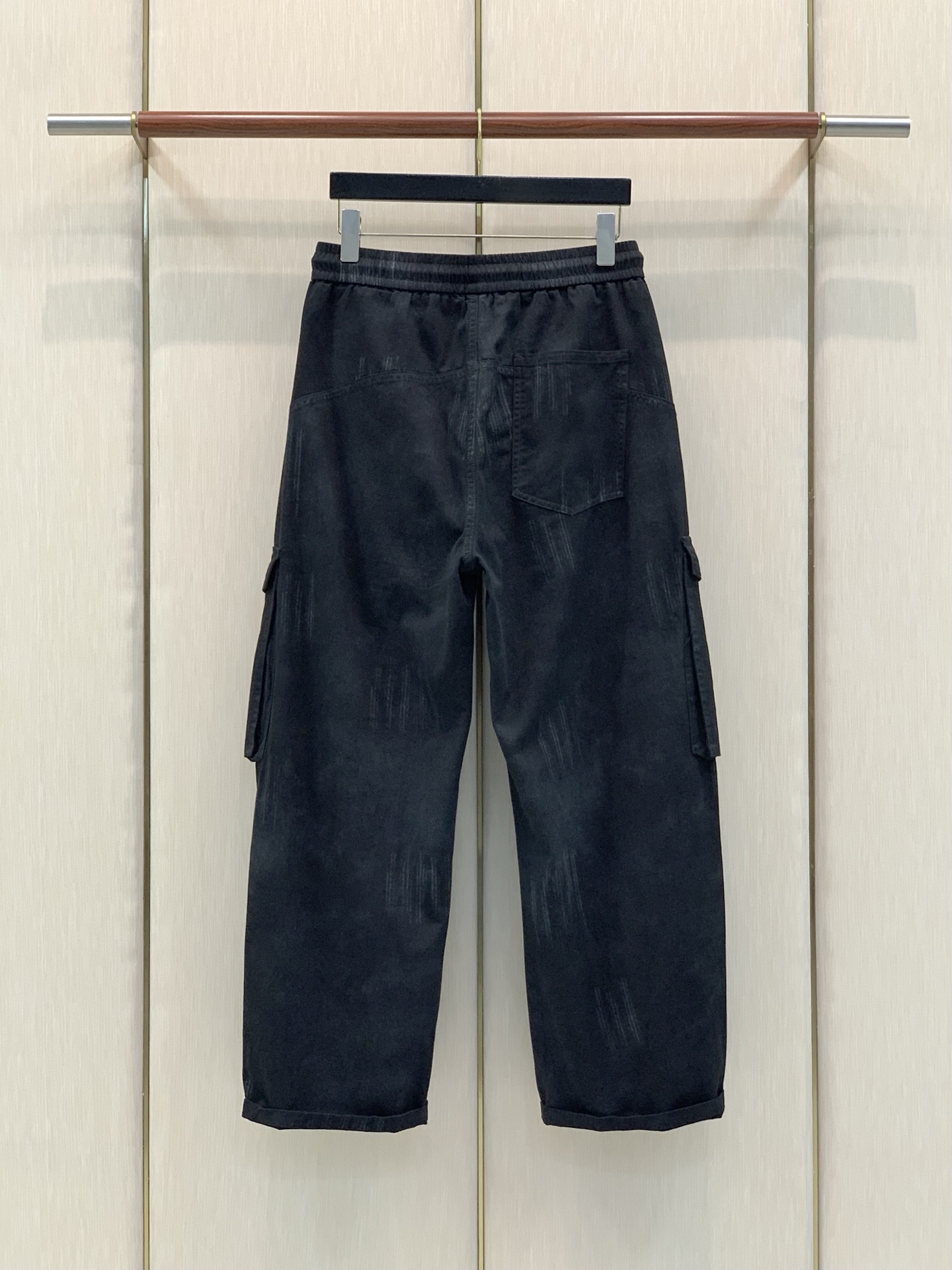 ，Balenciaga 巴黎世家，2026春秋最新品，专柜同步有售，原单狠货，时尚休闲裤，进口原版面料，舒适有弹性，顶级