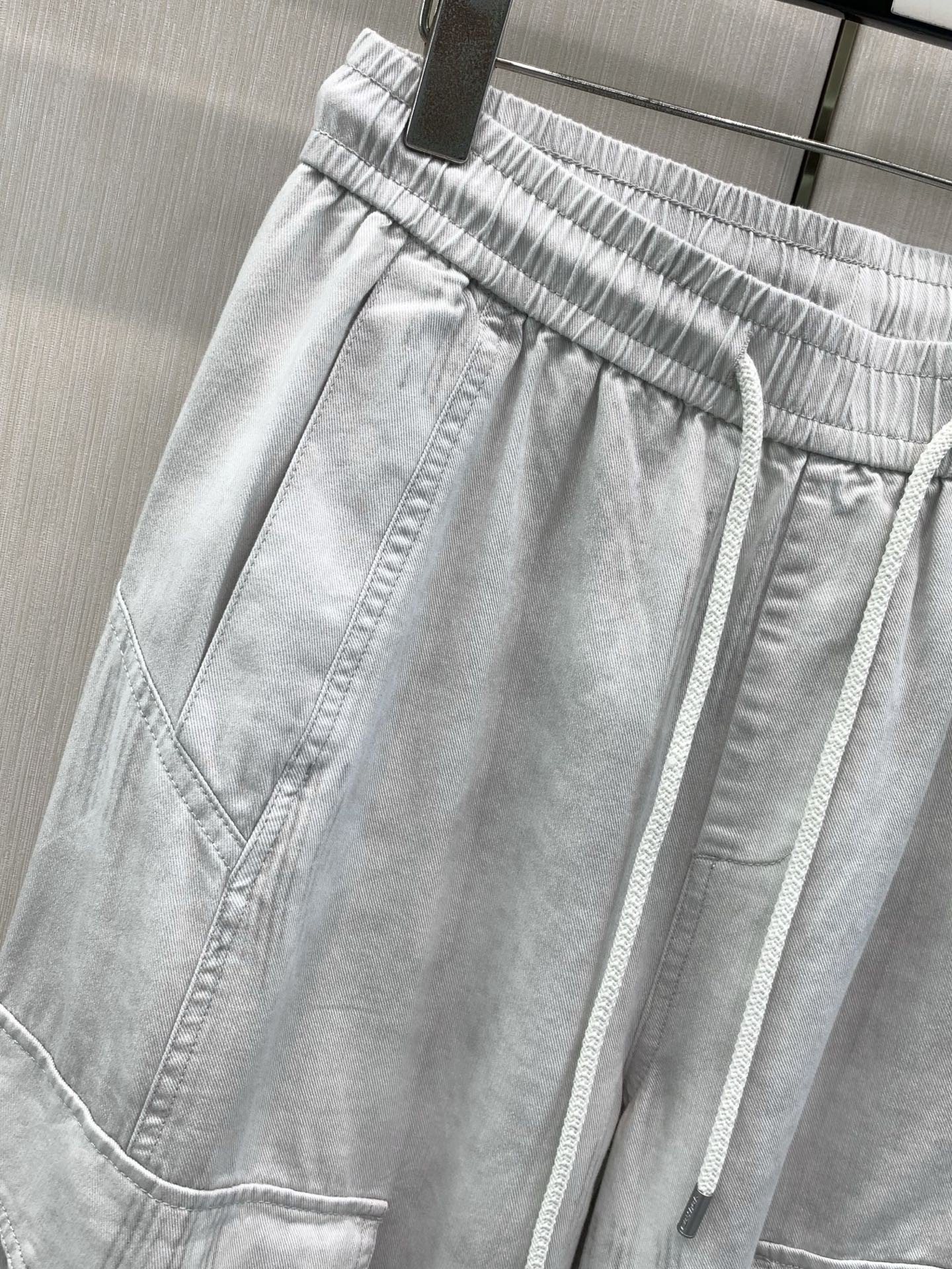 ，Balenciaga 巴黎世家，2026春秋最新品，专柜同步有售，原单狠货，时尚休闲裤，进口原版面料，舒适有弹性，顶级