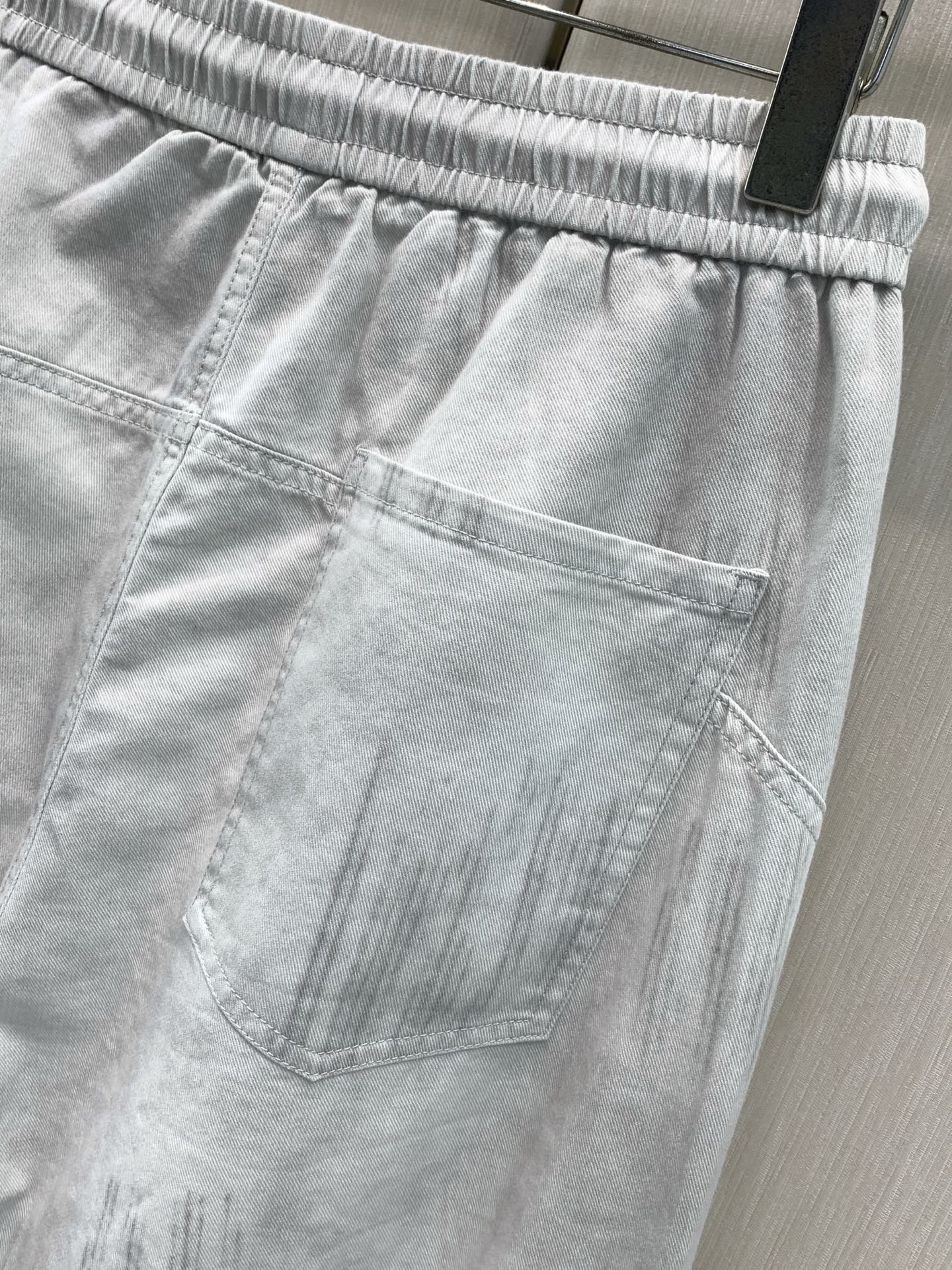 ，Balenciaga 巴黎世家，2026春秋最新品，专柜同步有售，原单狠货，时尚休闲裤，进口原版面料，舒适有弹性，顶级