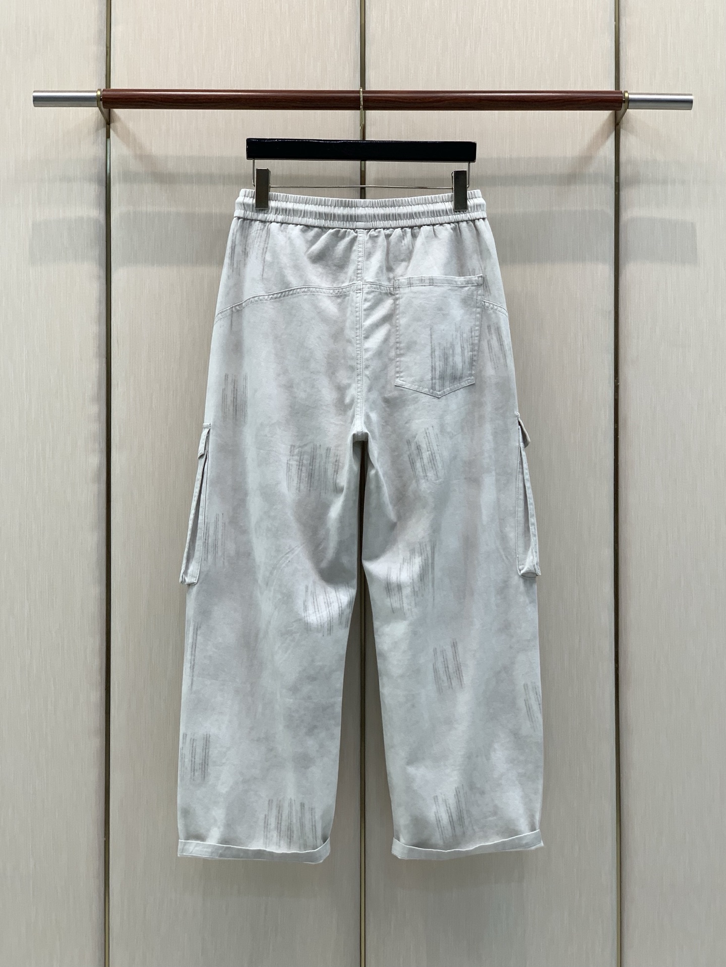 ，Balenciaga 巴黎世家，2026春秋最新品，专柜同步有售，原单狠货，时尚休闲裤，进口原版面料，舒适有弹性，顶级
