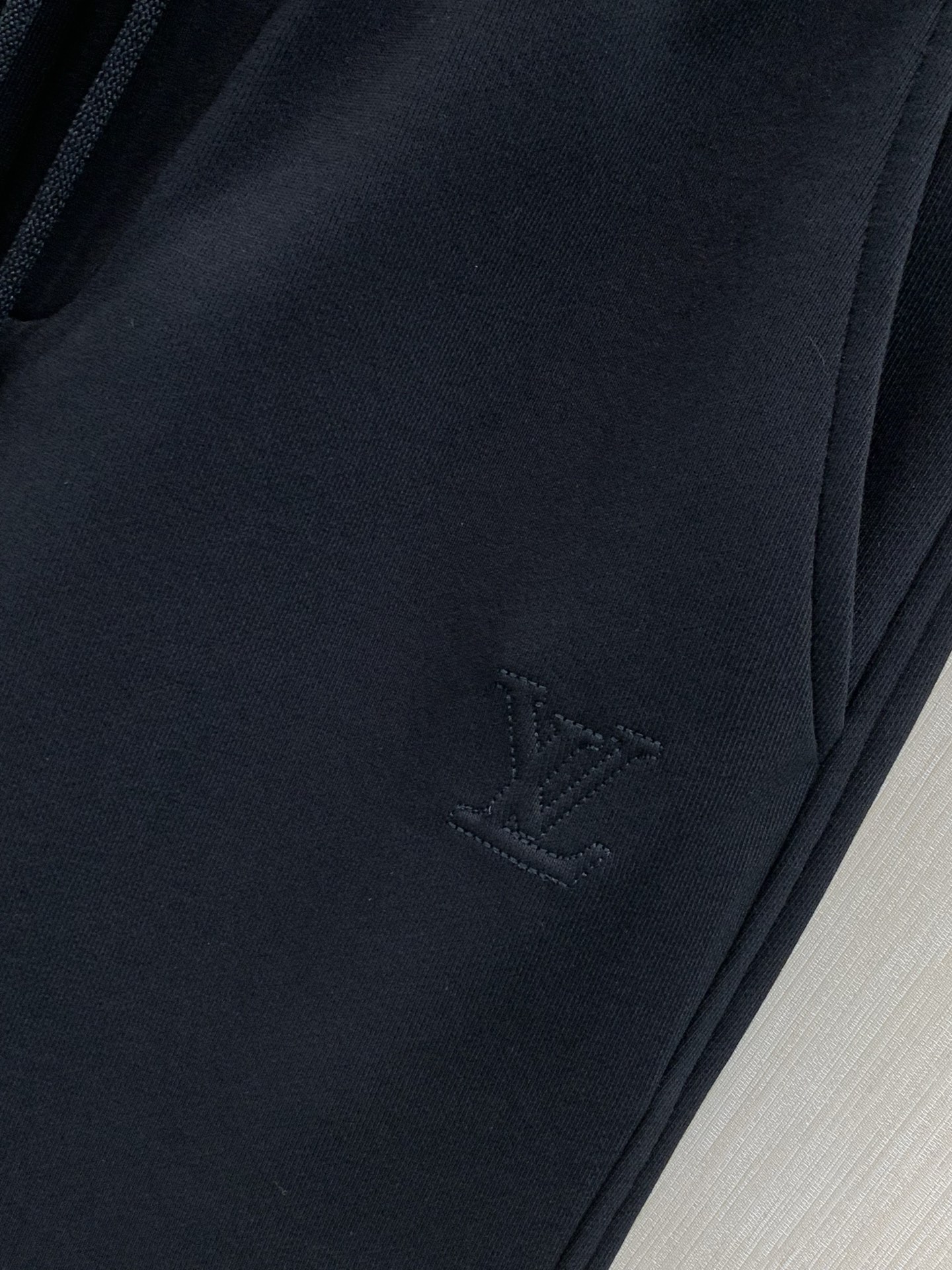 衣服，裤子230，LouisVuitton 路易威登，2026秋季最新款，专柜同步有售，原单狠货，时尚休闲套装，上身很有