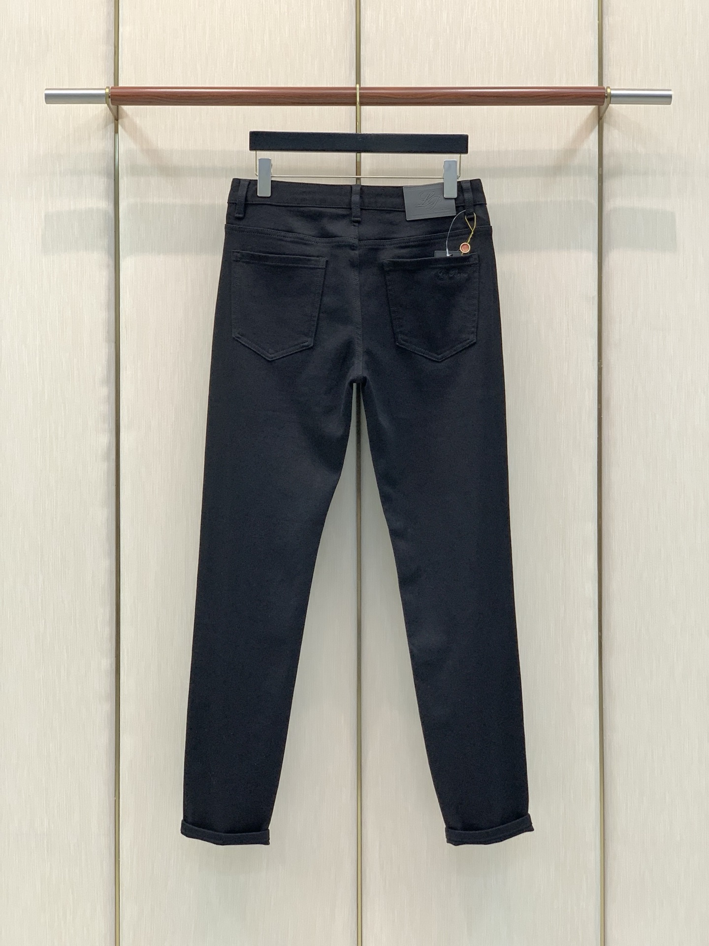 ，Loro Piana(Loro Piana )，2026秋季最新品，专柜同步有售，原单狠货，时尚休闲裤，采用进口原版面