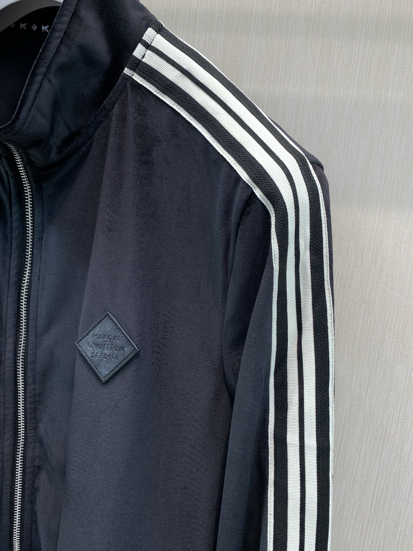 衣服，裤子240，LouisVuitton 路易威登，2026秋季最新款，专柜同步有售，原单狠货，时尚休闲套装，上身很有