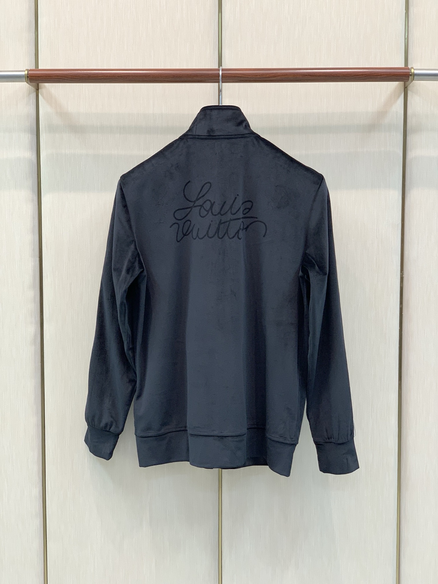衣服，裤子240，LouisVuitton 路易威登，2026秋季最新款，专柜同步有售，原单狠货，时尚休闲套装，上身很有