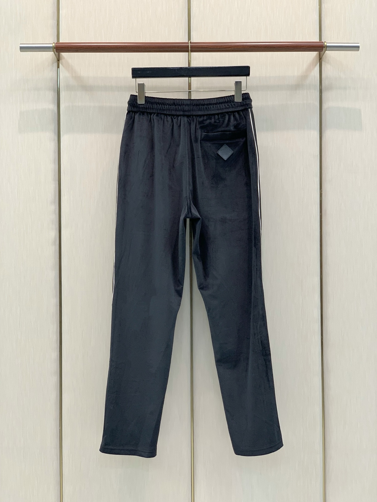 衣服，裤子240，LouisVuitton 路易威登，2026秋季最新款，专柜同步有售，原单狠货，时尚休闲套装，上身很有