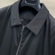 ,Zegna翻领夹克桑蚕丝拉链外套 材质94.5%缎面蚕丝 5.5桑蚕丝 ,Zegna翻领夹克桑蚕丝拉链外套 材质94.5%缎面蚕丝 5.5桑蚕丝