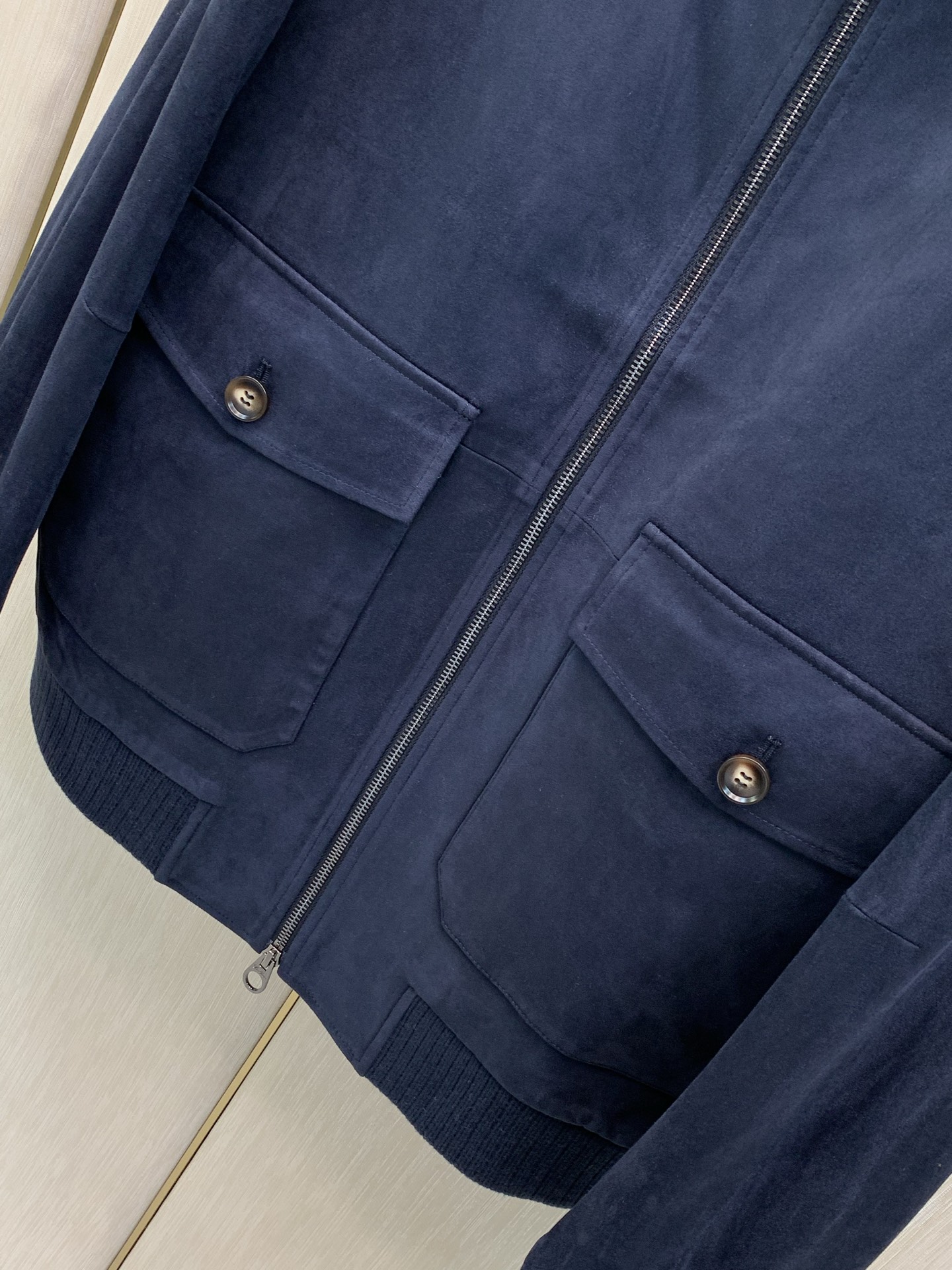 ,Loro Piana 立领夹克拉链外套 材质92%涤纶 8%氨纶。 里料 100%涤纶 尺码48-56 4 ,Loro Piana 立领夹克拉链外套 材质92%涤纶 8%氨纶。 里料 100%涤纶 尺码48-56 4
