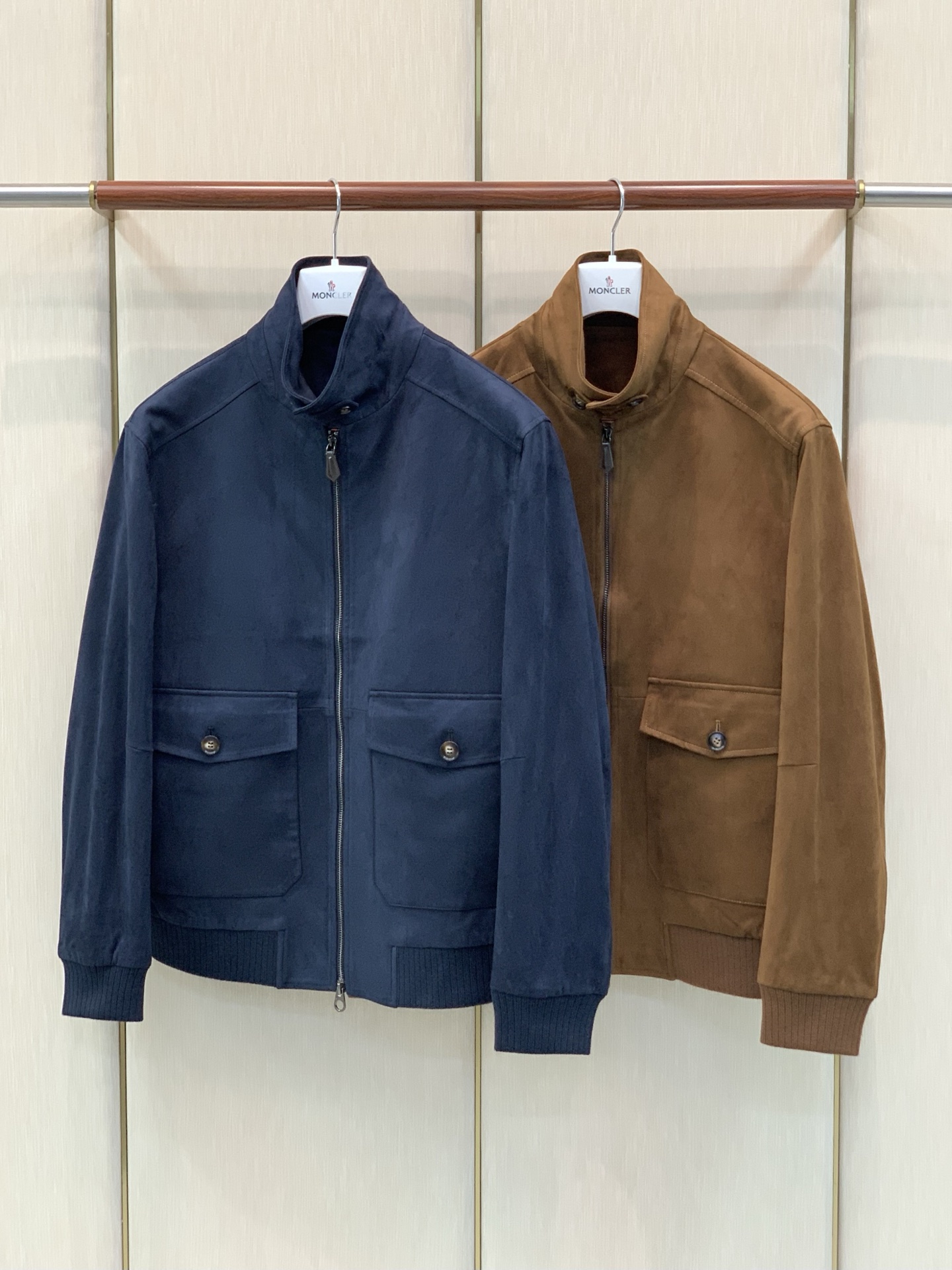 ,Loro Piana 立领夹克拉链外套 材质92%涤纶 8%氨纶。 里料 100%涤纶 尺码48-56 4 ,Loro Piana 立领夹克拉链外套 材质92%涤纶 8%氨纶。 里料 100%涤纶 尺码48-56 4