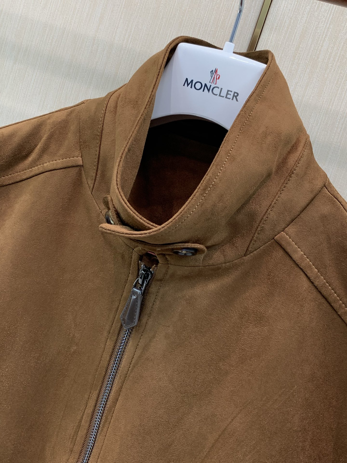 ,Loro Piana 立领夹克拉链外套 材质92%涤纶 8%氨纶。 里料 100%涤纶 尺码48-56 4 ,Loro Piana 立领夹克拉链外套 材质92%涤纶 8%氨纶。 里料 100%涤纶 尺码48-56 4