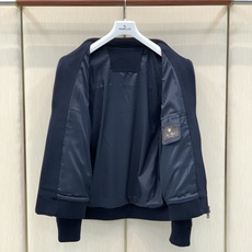 ,Loro Piana 羊毛混纺立领夹克拉链外套 材质 44%聚酯纤维 7.8%羊毛 15.3棉 ,Loro Piana 羊毛混纺立领夹克拉链外套 材质 44%聚酯纤维 7.8%羊毛 15.3棉