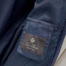 ,Loro Piana 羊毛混纺立领夹克拉链外套 材质 44%聚酯纤维 7.8%羊毛 15.3棉 ,Loro Piana 羊毛混纺立领夹克拉链外套 材质 44%聚酯纤维 7.8%羊毛 15.3棉