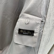 ,Loro Piana 羊毛混纺立领夹克拉链外套 材质 44%聚酯纤维 7.8%羊毛 15.3棉 ,Loro Piana 羊毛混纺立领夹克拉链外套 材质 44%聚酯纤维 7.8%羊毛 15.3棉