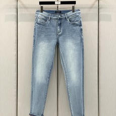 ,PRADA 普拉达,2026春秋最新品,专柜同步有售,原单狠货,时尚休闲水洗牛仔裤,进口原版水洗弹力面料,舒适有弹性, ,PRADA 普拉达,2026春秋最新品,专柜同步有售,原单狠货,时尚休闲水洗牛仔裤,进口原版水洗弹力面料,舒适有弹性,