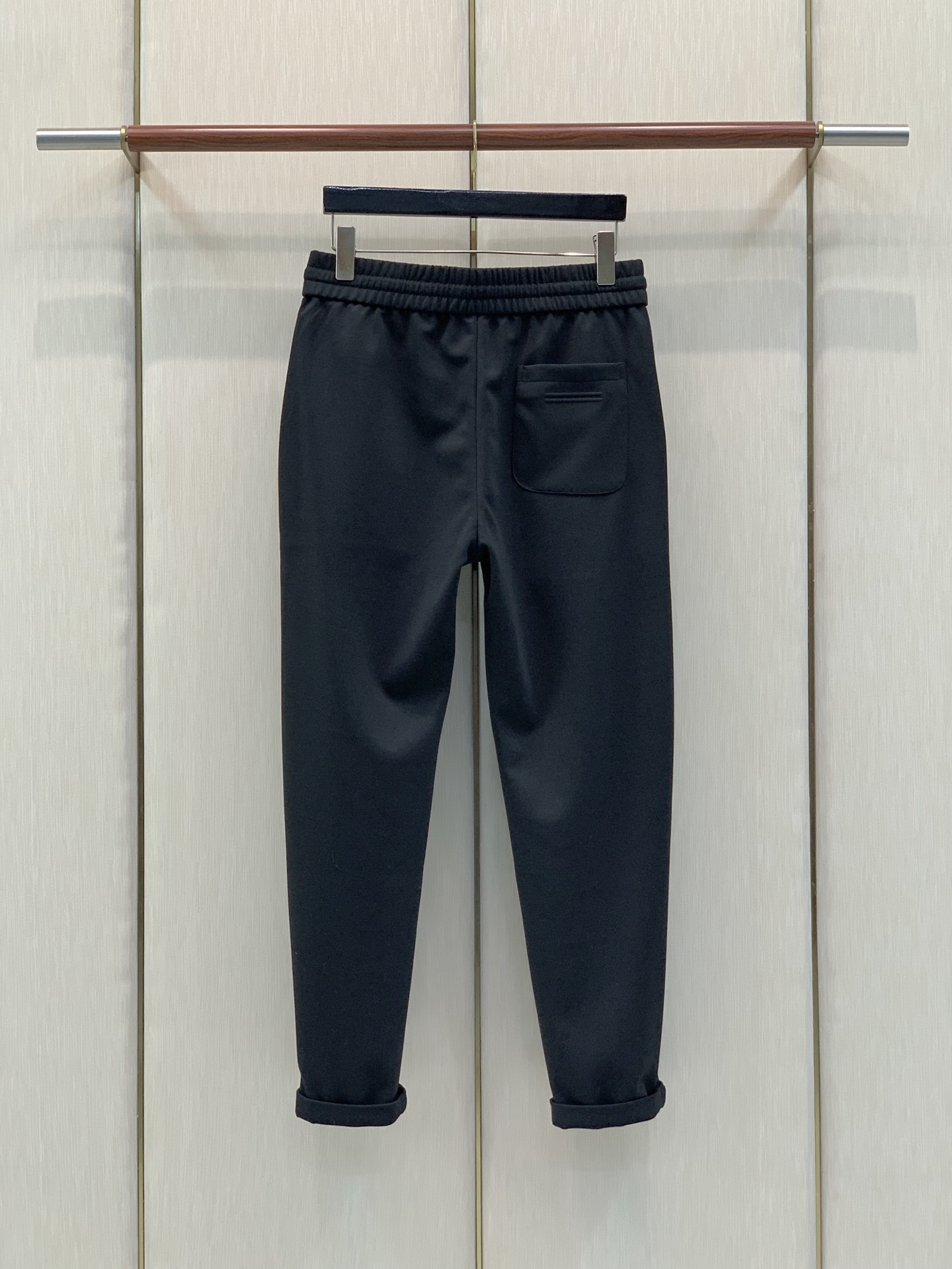 ，杰尼亚 Zegna，2026春秋最新品，专柜同步有售，原单狠货，时尚休闲裤，采用进口原版面料，舒适透气，顶级浮雕工艺字