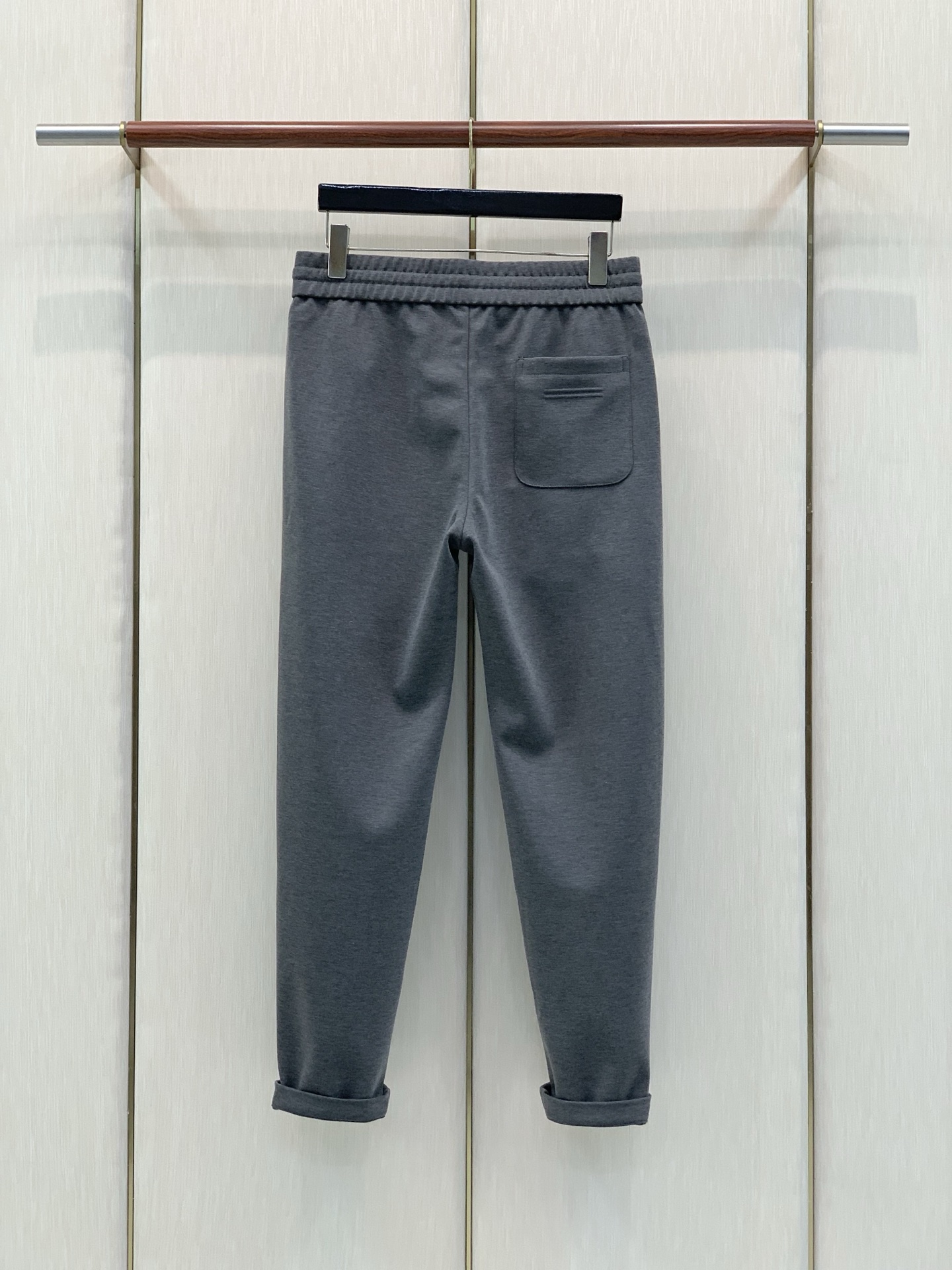 ，杰尼亚 Zegna，2026春秋最新品，专柜同步有售，原单狠货，时尚休闲裤，采用进口原版面料，舒适透气，顶级浮雕工艺字