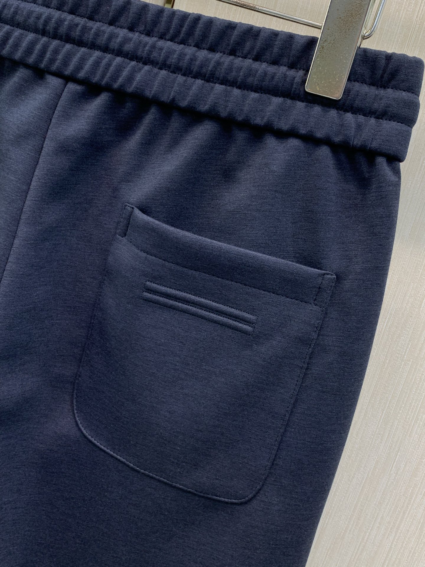 ，杰尼亚 Zegna，2026春秋最新品，专柜同步有售，原单狠货，时尚休闲裤，采用进口原版面料，舒适透气，顶级浮雕工艺字