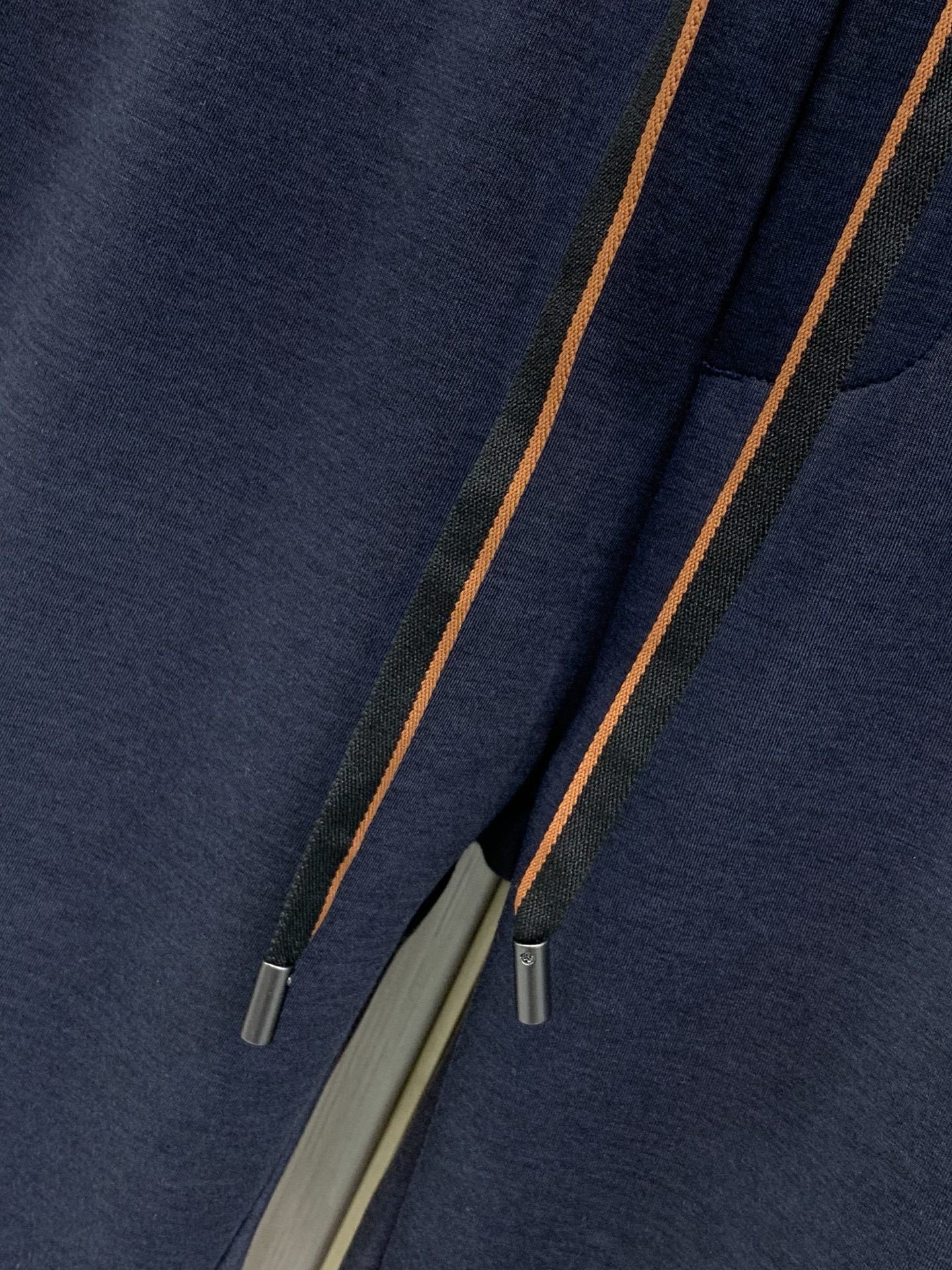 ，杰尼亚 Zegna，2026春秋最新品，专柜同步有售，原单狠货，时尚休闲裤，采用进口原版面料，舒适透气，顶级浮雕工艺字