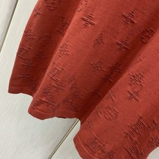 ,LouisVuitton 路易威登,2026夏秋最新款,专柜同步有售,原单狠货,时尚休闲圆领针织短袖T恤,上身很有特点 ,LouisVuitton 路易威登,2026夏秋最新款,专柜同步有售,原单狠货,时尚休闲圆领针织短袖T恤,上身很有特点