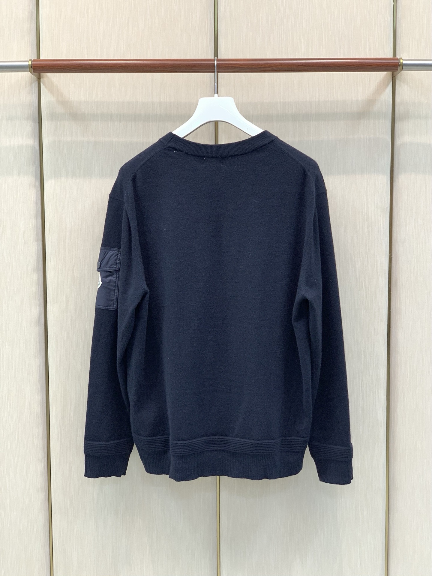,Moncler 蒙口,2026秋冬最新品,专柜同步有售,原单狠货,时尚休闲圆领长袖针织毛衣,上身舒适!吸睛而有亮点,采 ,Moncler 蒙口,2026秋冬最新品,专柜同步有售,原单狠货,时尚休闲圆领长袖针织毛衣,上身舒适!吸睛而有亮点,采