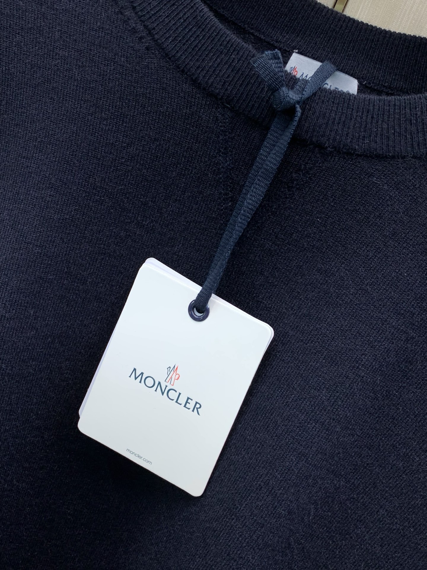 ,Moncler 蒙口,2026秋冬最新品,专柜同步有售,原单狠货,时尚休闲圆领长袖针织毛衣,上身舒适!吸睛而有亮点,采 ,Moncler 蒙口,2026秋冬最新品,专柜同步有售,原单狠货,时尚休闲圆领长袖针织毛衣,上身舒适!吸睛而有亮点,采