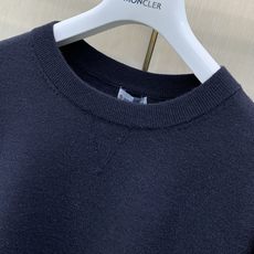 ,Moncler 蒙口,2026秋冬最新品,专柜同步有售,原单狠货,时尚休闲圆领长袖针织毛衣,上身舒适!吸睛而有亮点,采 ,Moncler 蒙口,2026秋冬最新品,专柜同步有售,原单狠货,时尚休闲圆领长袖针织毛衣,上身舒适!吸睛而有亮点,采