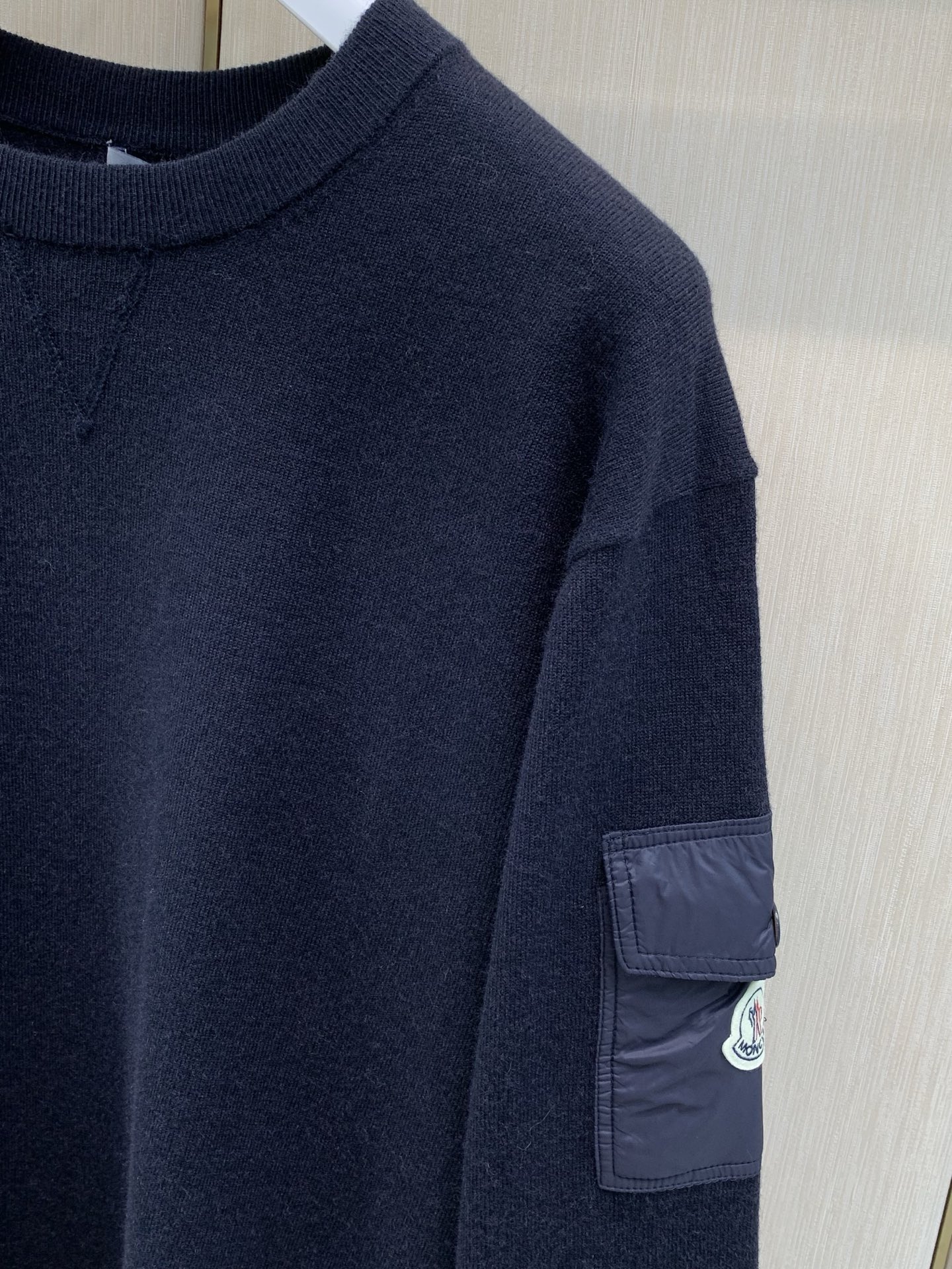 ,Moncler 蒙口,2026秋冬最新品,专柜同步有售,原单狠货,时尚休闲圆领长袖针织毛衣,上身舒适!吸睛而有亮点,采 ,Moncler 蒙口,2026秋冬最新品,专柜同步有售,原单狠货,时尚休闲圆领长袖针织毛衣,上身舒适!吸睛而有亮点,采