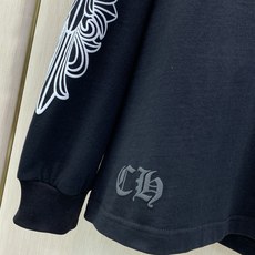,Chrome Hearts 克罗心,2026早秋新品,专柜同步有售,原单狠货,时尚休闲圆领长袖T恤,采用进口原版面料, ,Chrome Hearts 克罗心,2026早秋新品,专柜同步有售,原单狠货,时尚休闲圆领长袖T恤,采用进口原版面料,