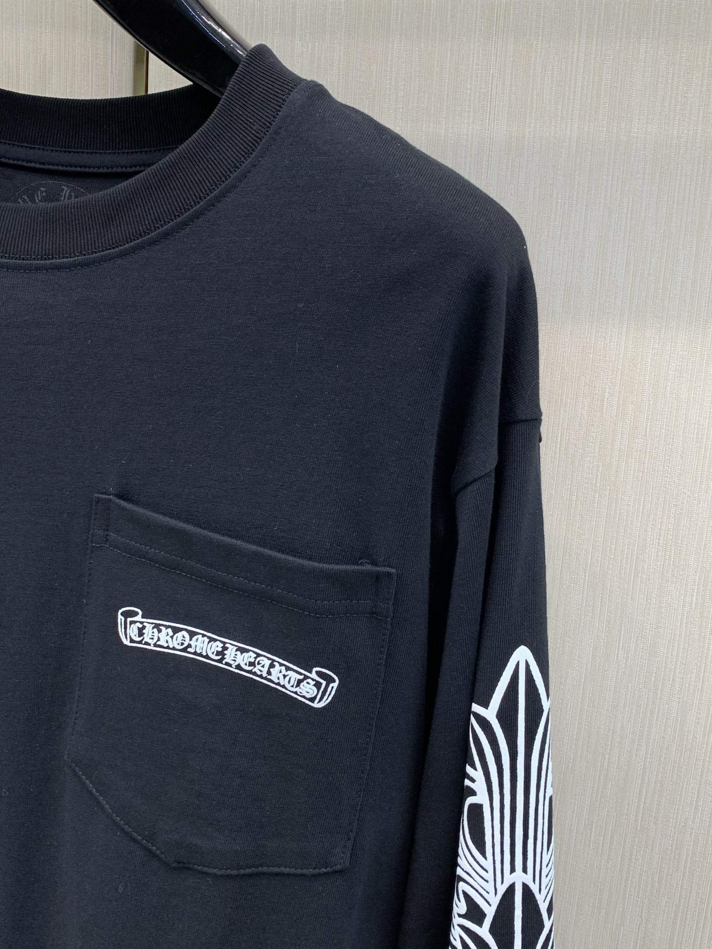 ,Chrome Hearts 克罗心,2026早秋新品,专柜同步有售,原单狠货,时尚休闲圆领长袖T恤,采用进口原版面料, ,Chrome Hearts 克罗心,2026早秋新品,专柜同步有售,原单狠货,时尚休闲圆领长袖T恤,采用进口原版面料,